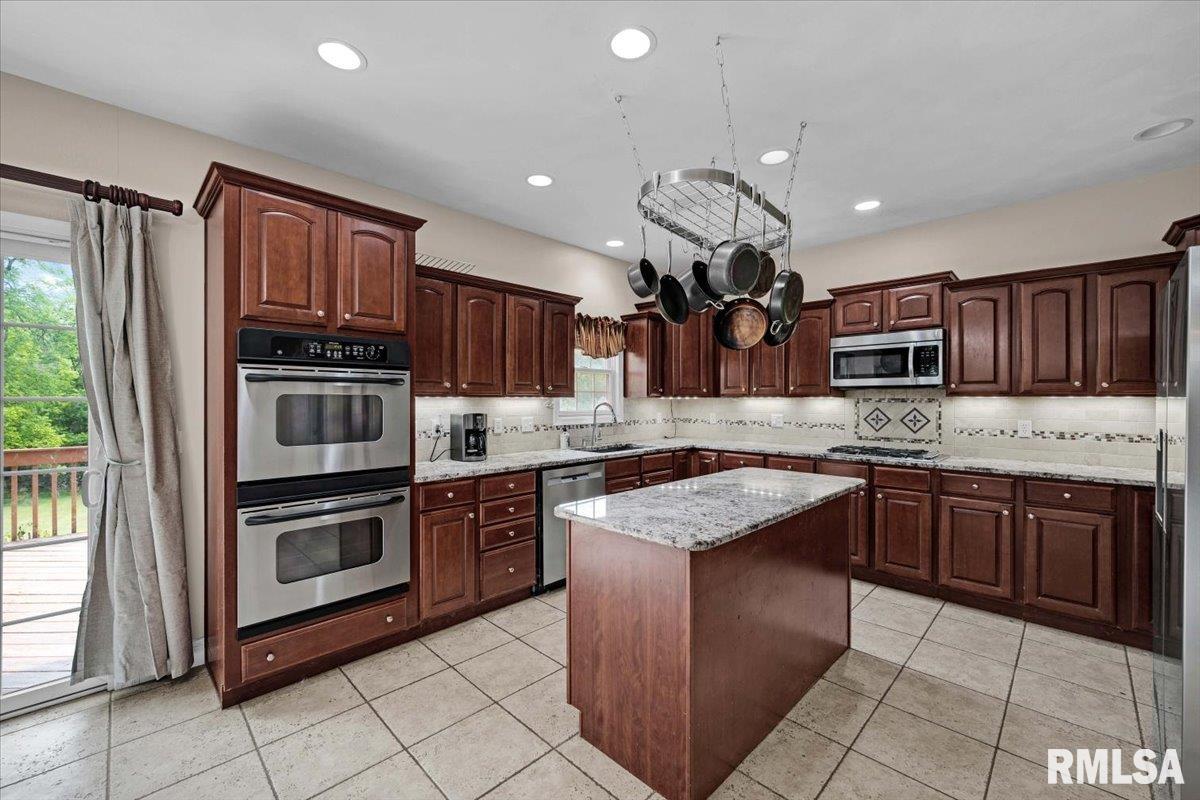 412 Westminster Road, Germantown Hills, Illinois image 8