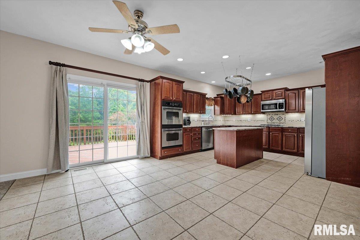 412 Westminster Road, Germantown Hills, Illinois image 7