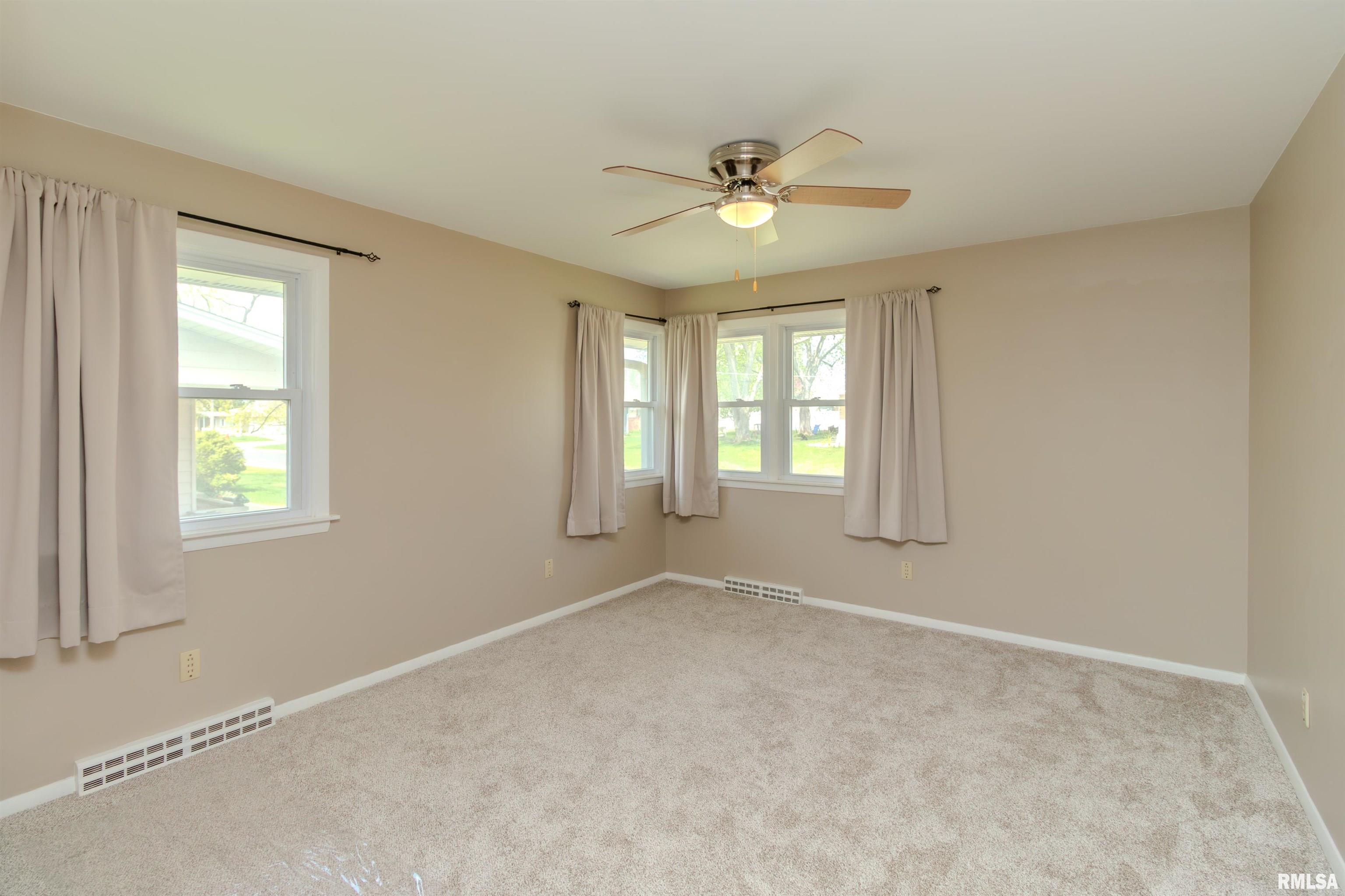 501 W High Street, Roanoke, Illinois image 32