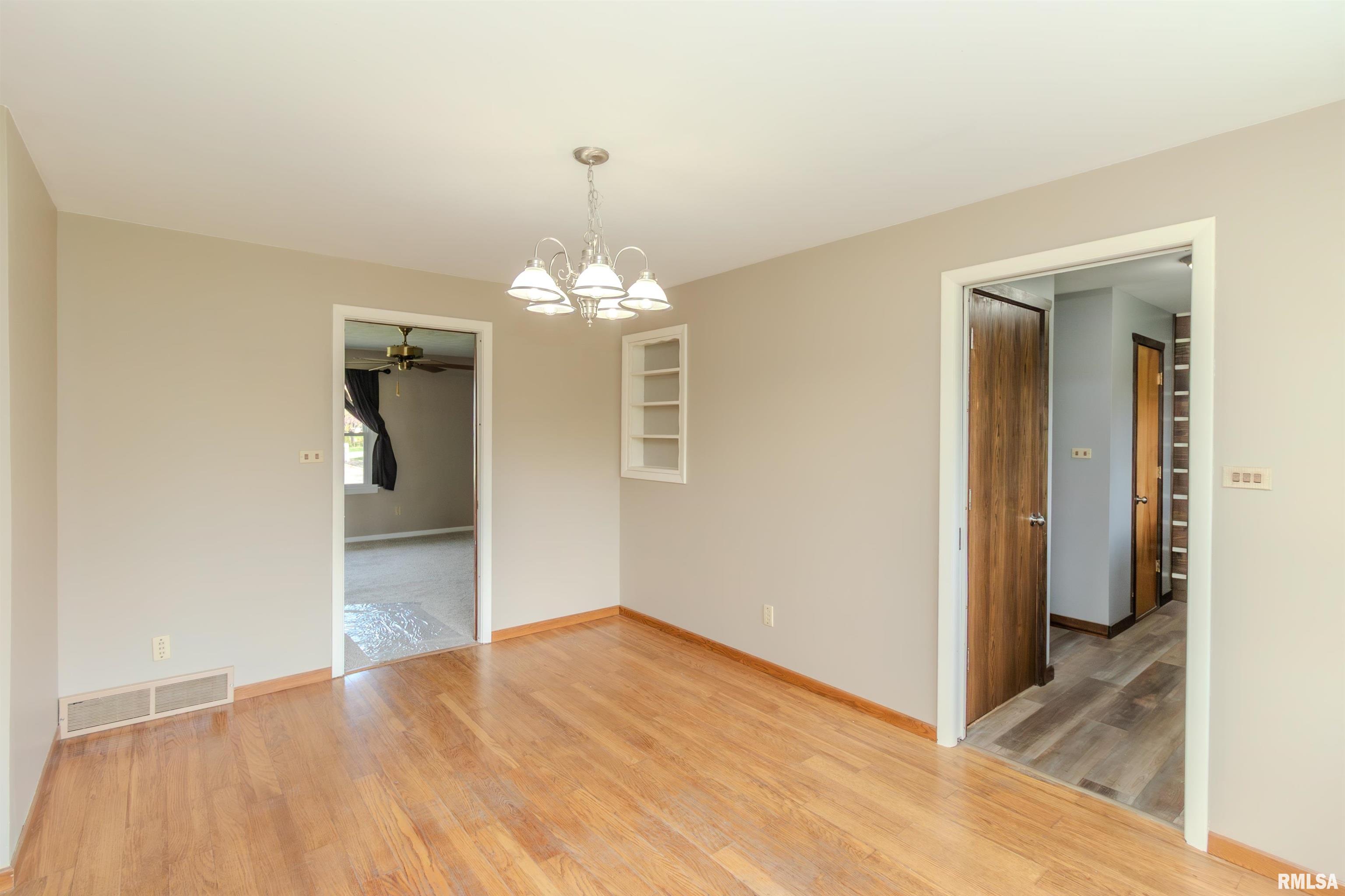 501 W High Street, Roanoke, Illinois image 24