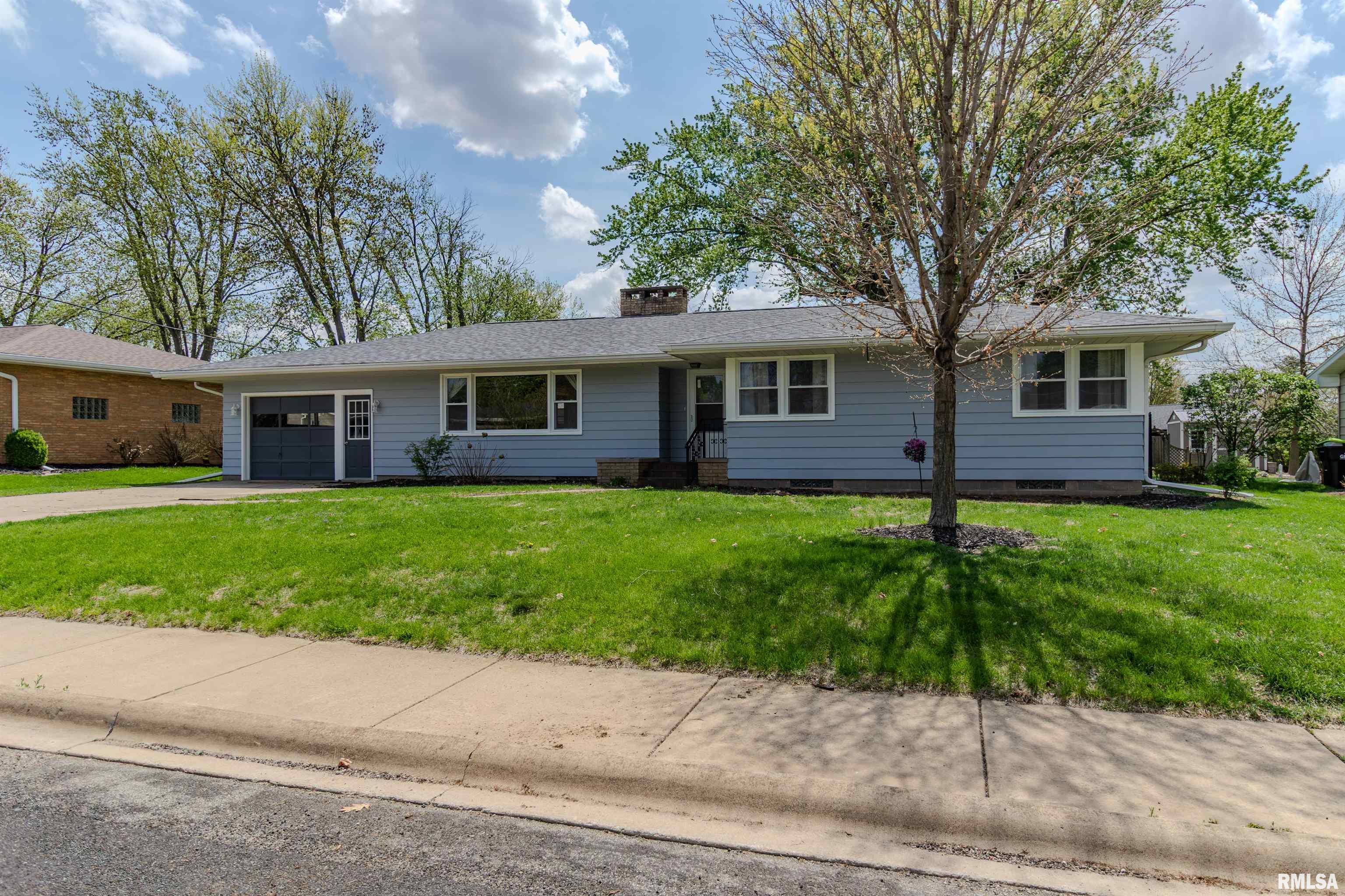 501 W High Street, Roanoke, Illinois image 2