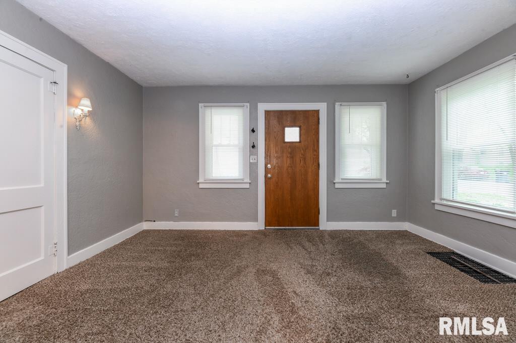 335 South Street, Pekin, Illinois image 15