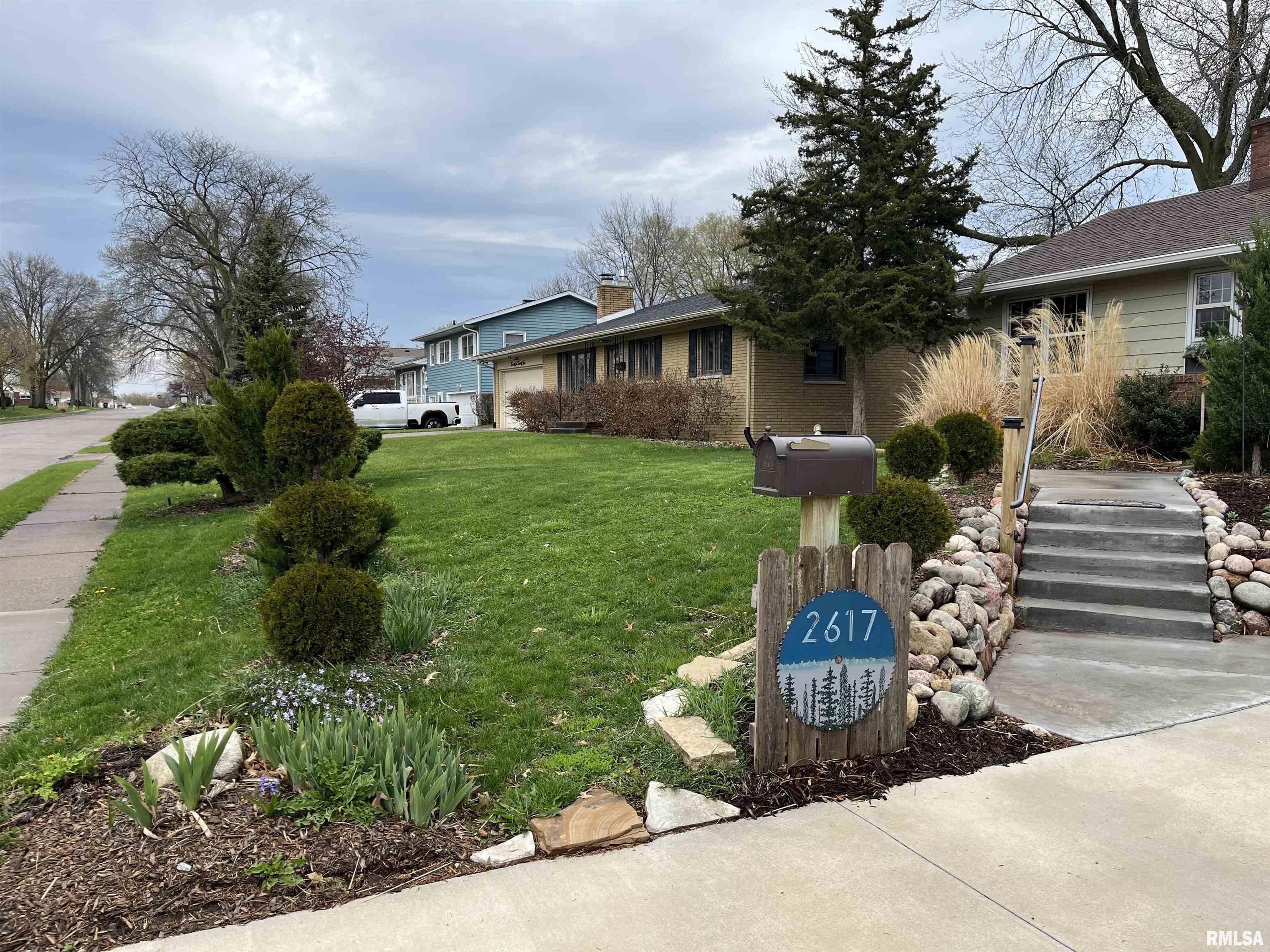 2617 Fillmore Lane, Davenport, Iowa image 3