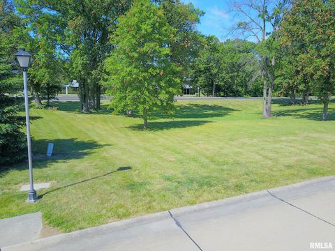 Vacant Land For Sale - 5 Eastland Court<br/> Macoupin County, Carlinville, IL 62626