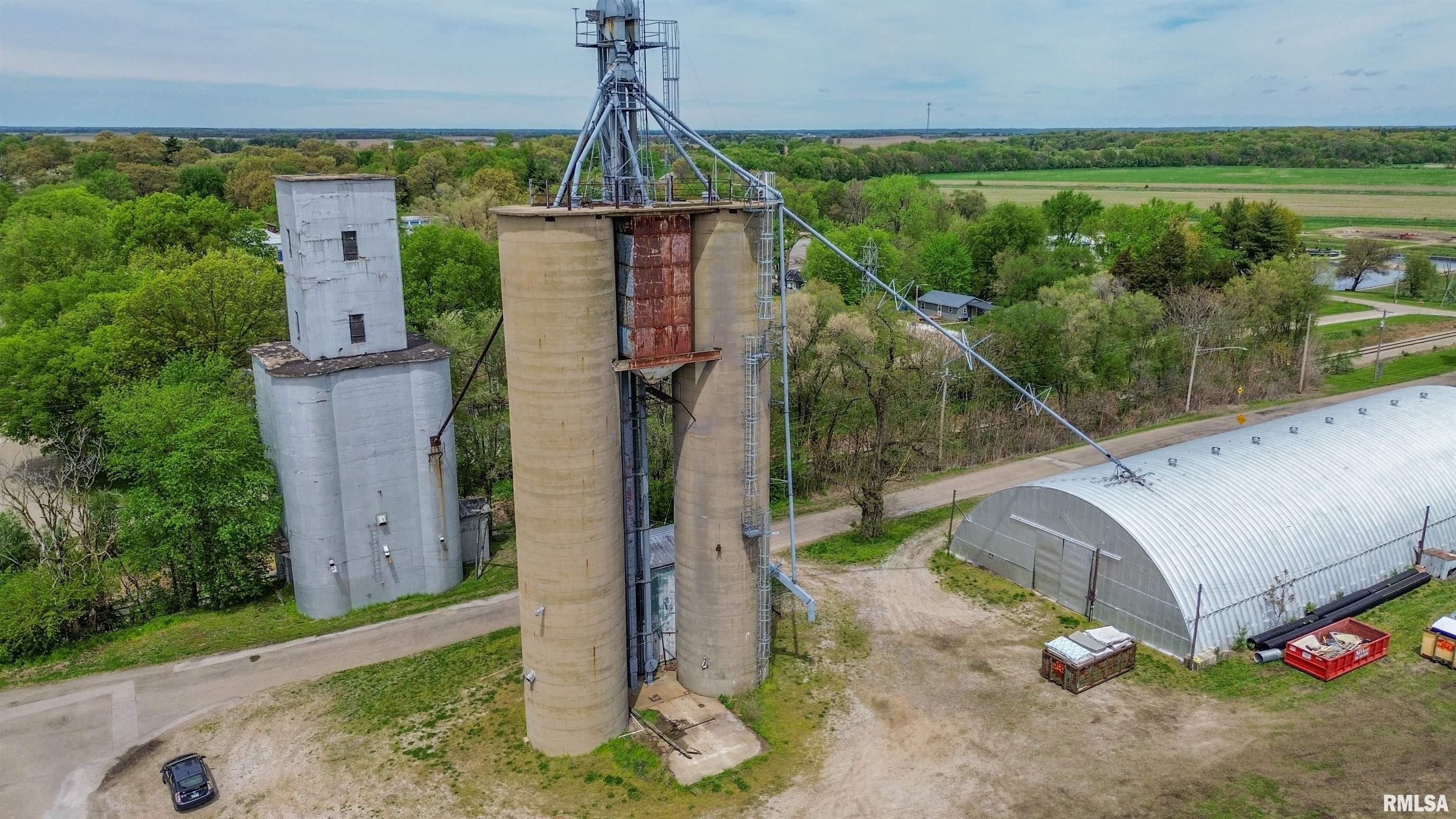 300 N Broadway Street, Manito, Illinois image 14