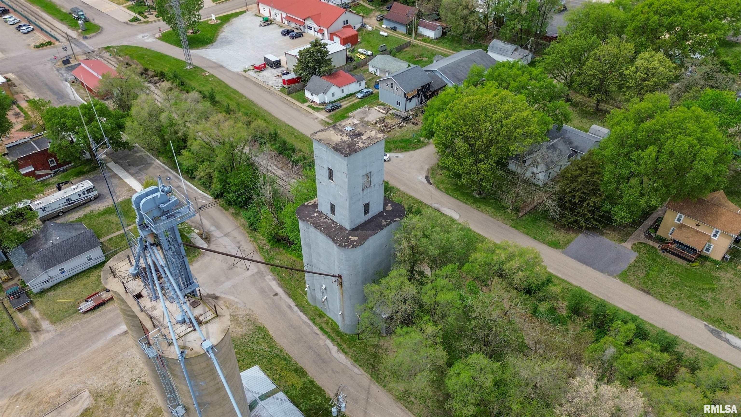 300 N Broadway Street, Manito, Illinois image 17