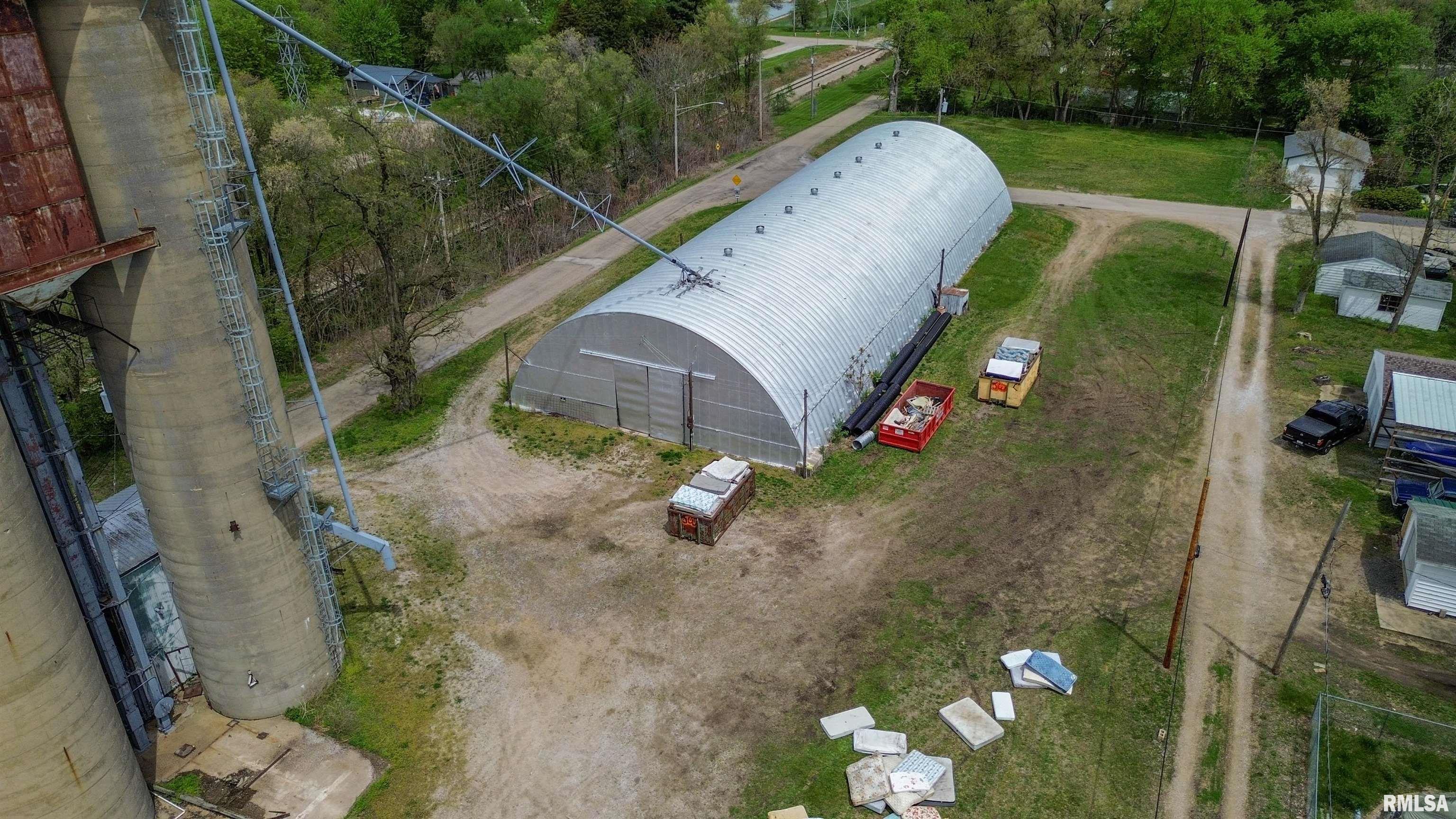 300 N Broadway Street, Manito, Illinois image 13