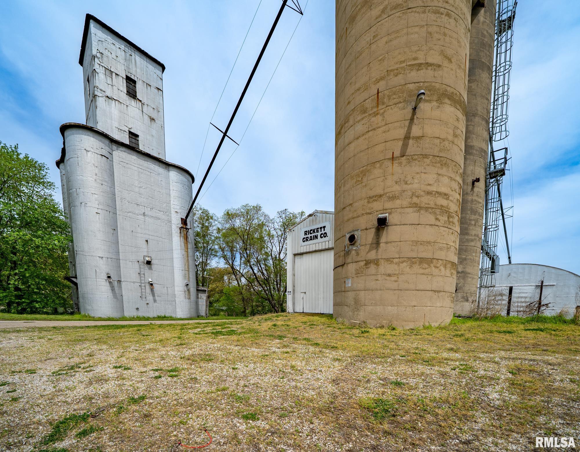 300 N Broadway Street, Manito, Illinois image 4