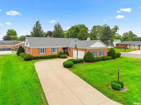 Homes For Sale - 601 S West Street<br/> Tazewell County, Tremont, IL 61568