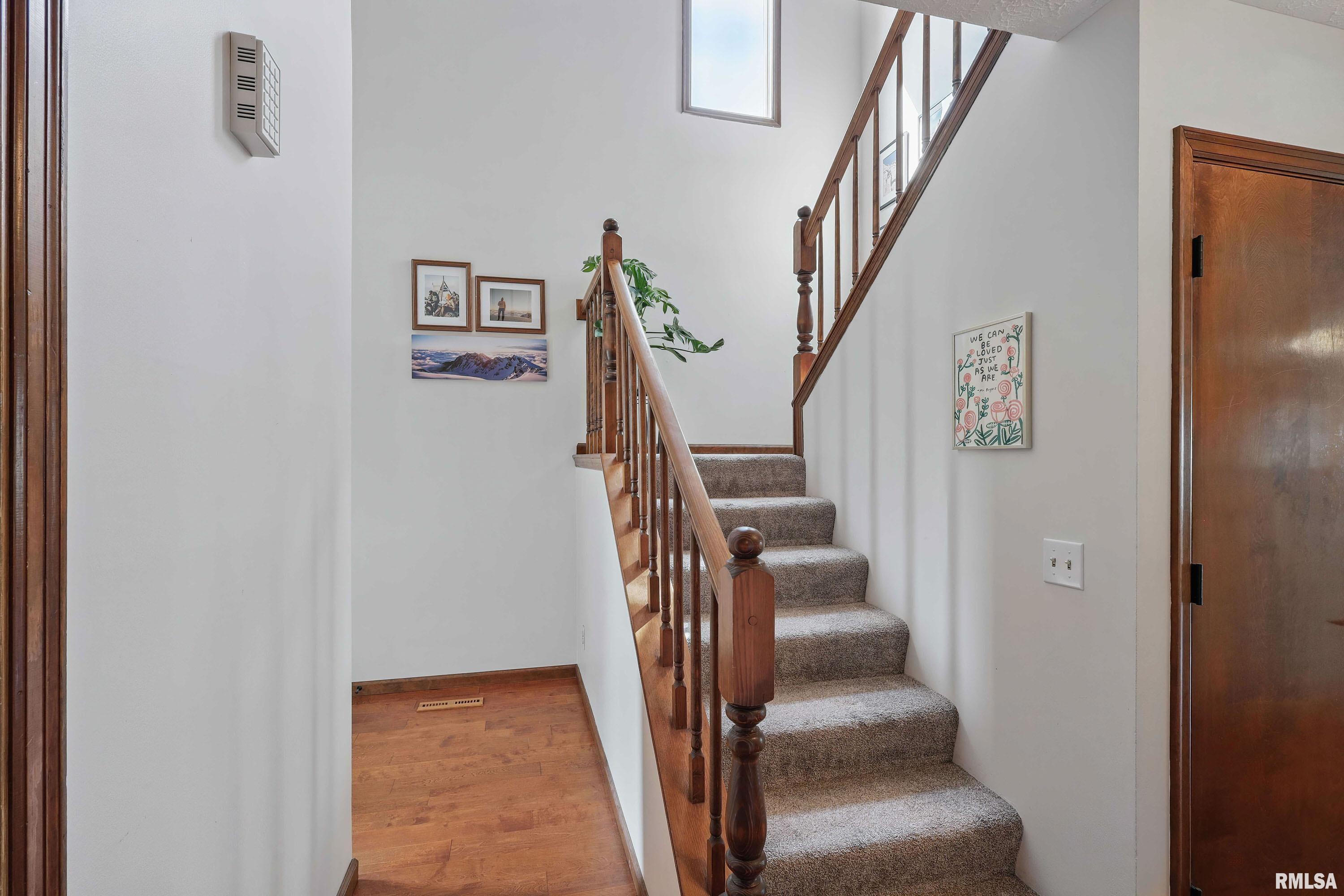 5952 Crow Valley Park Drive, Davenport, Iowa image 17