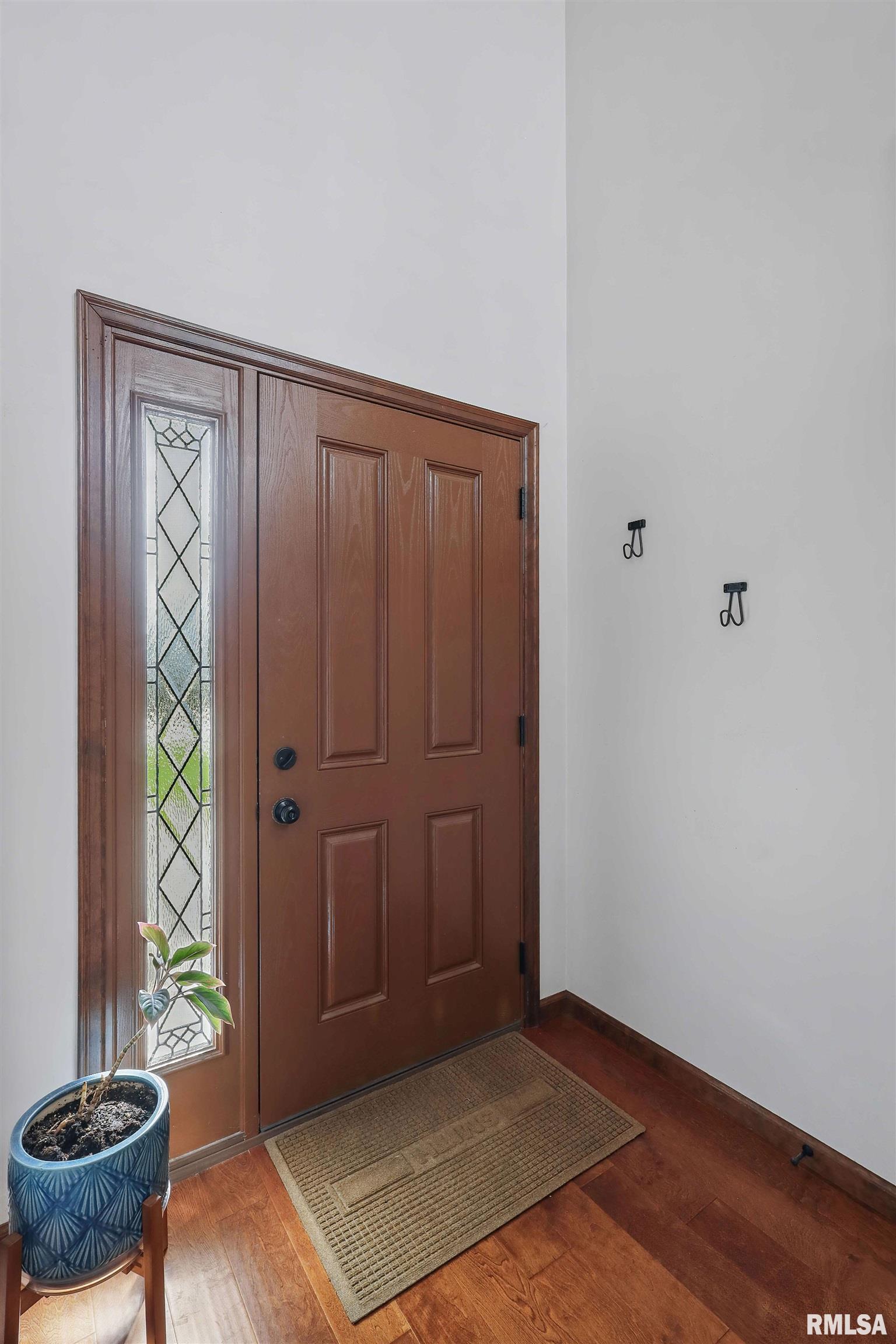 5952 Crow Valley Park Drive, Davenport, Iowa image 6