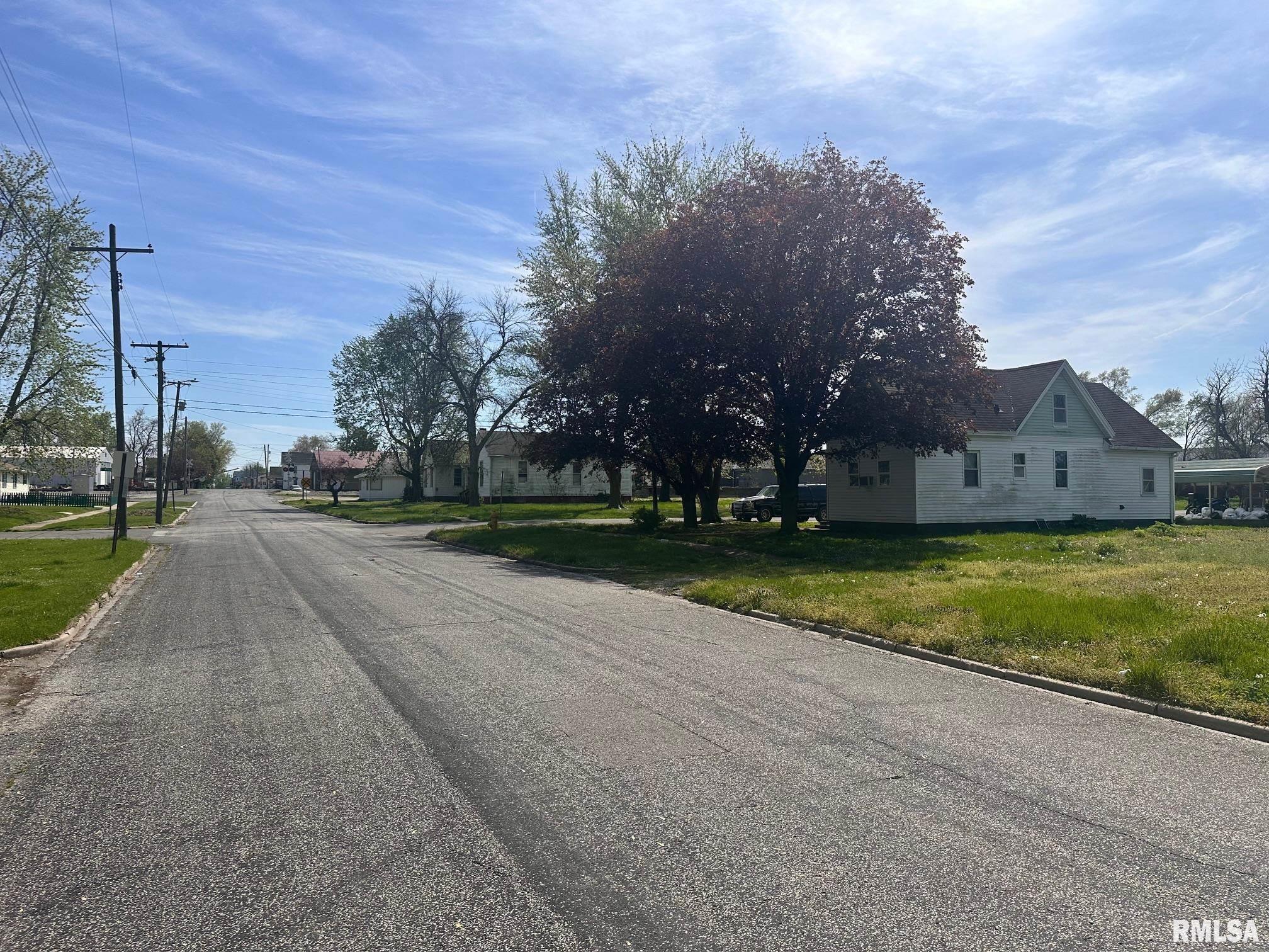 607 N East Street, Jacksonville, Illinois image 3