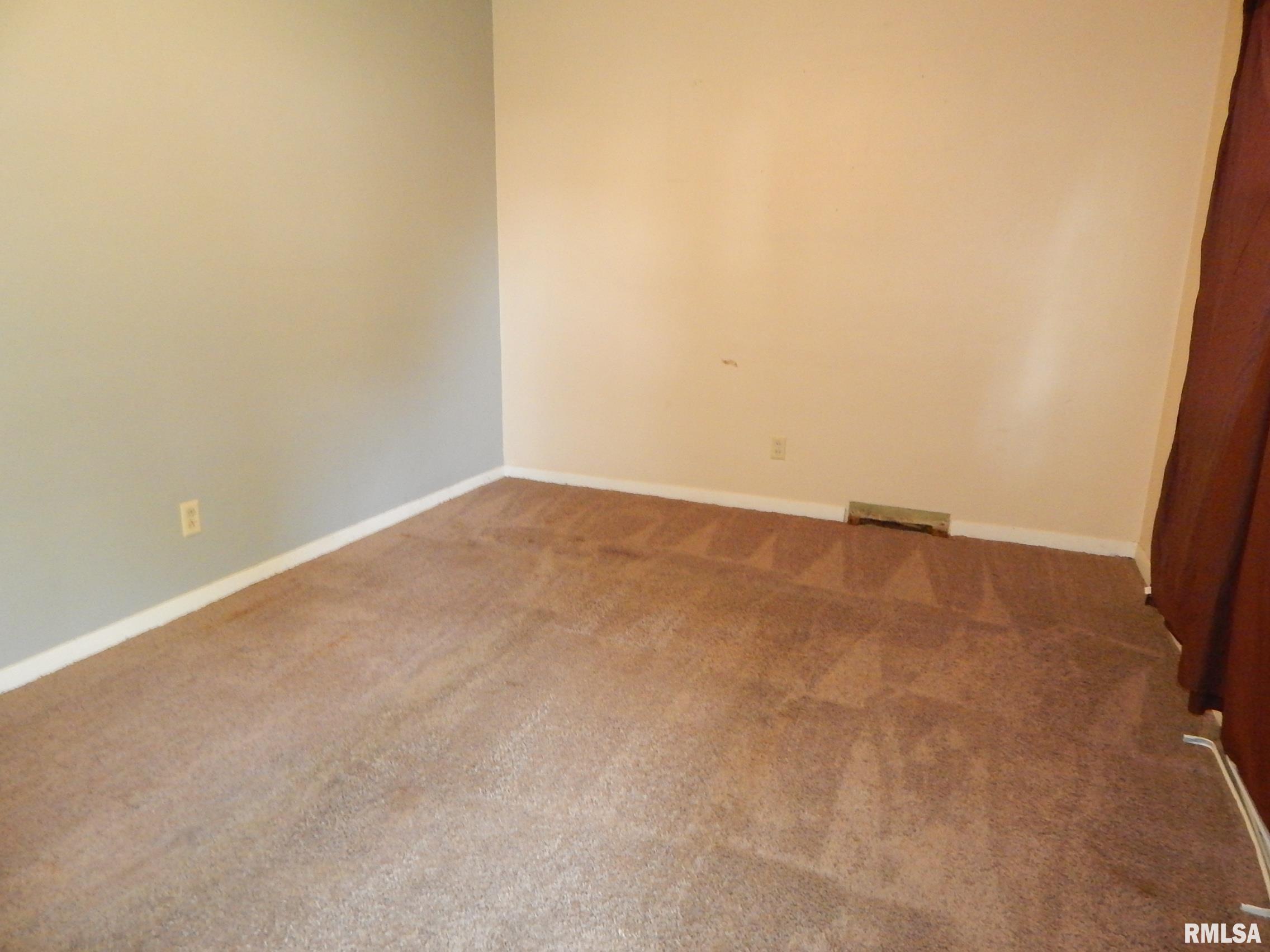 2228 N Fairmount Street, Davenport, Iowa image 13