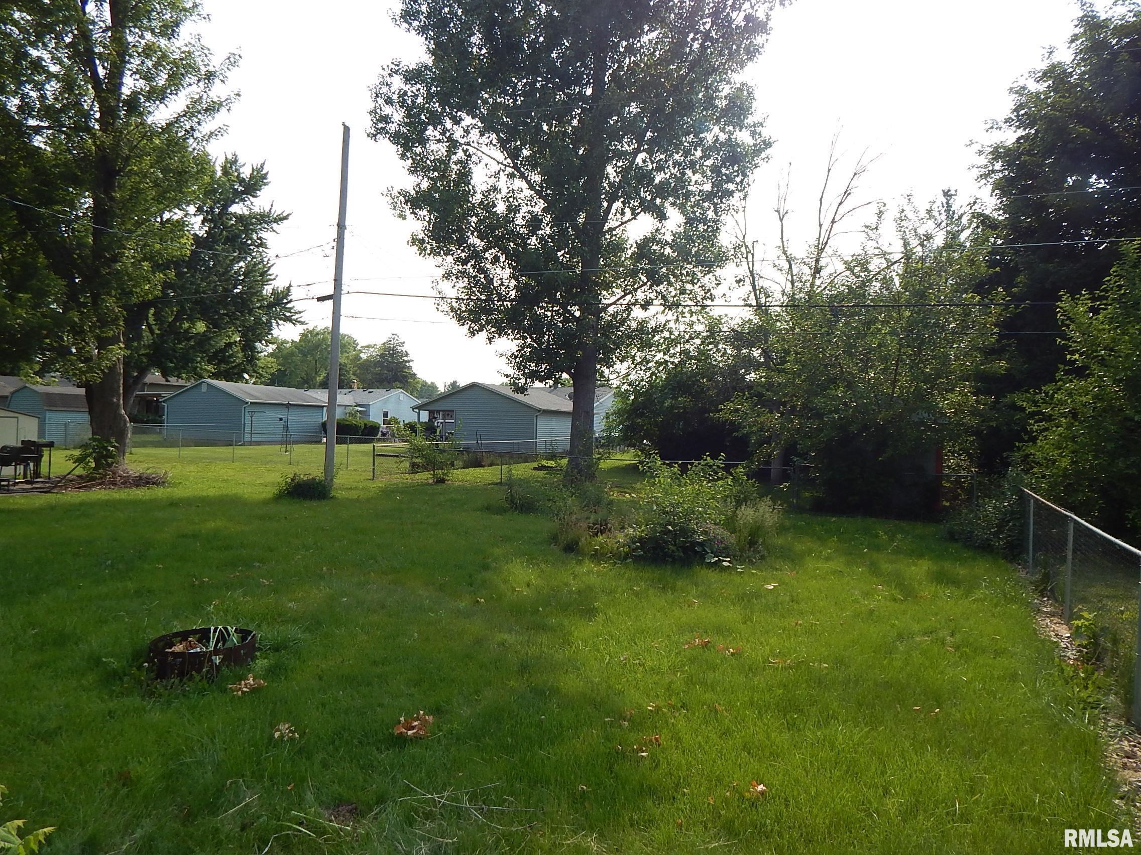 2228 N Fairmount Street, Davenport, Iowa image 4