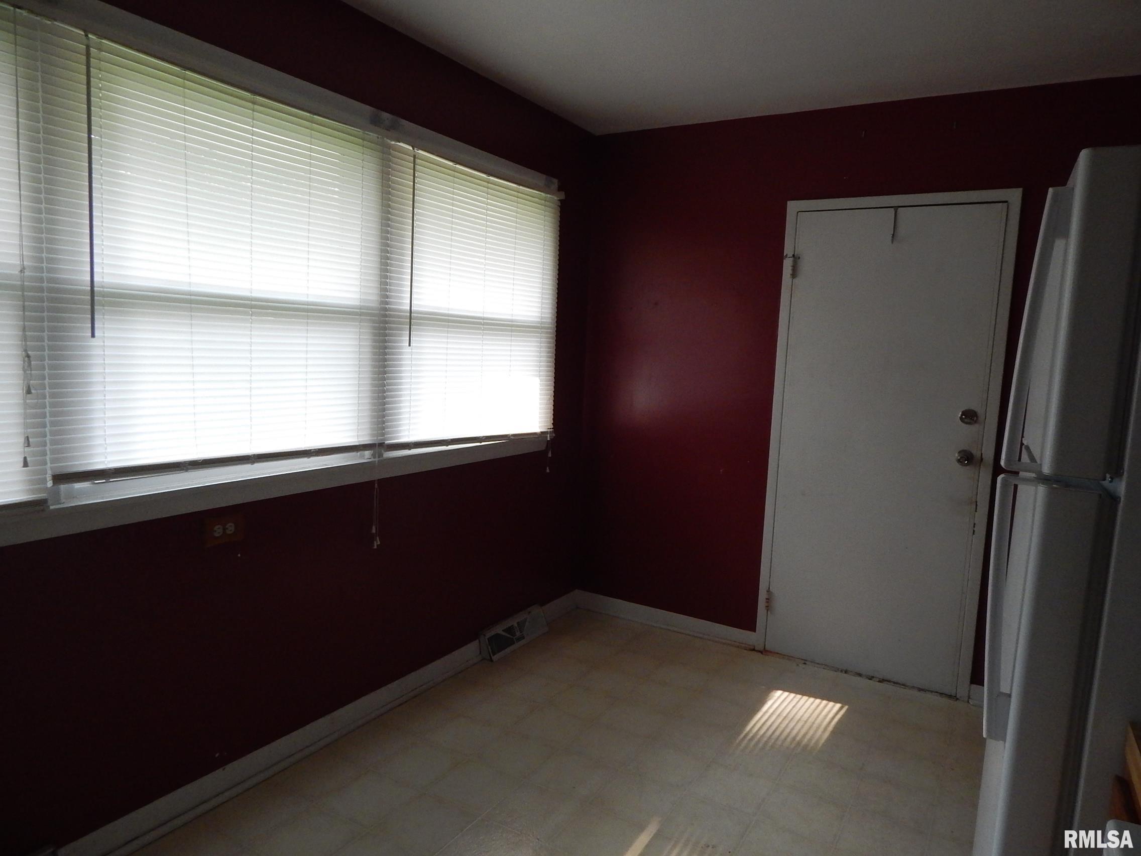 2228 N Fairmount Street, Davenport, Iowa image 5