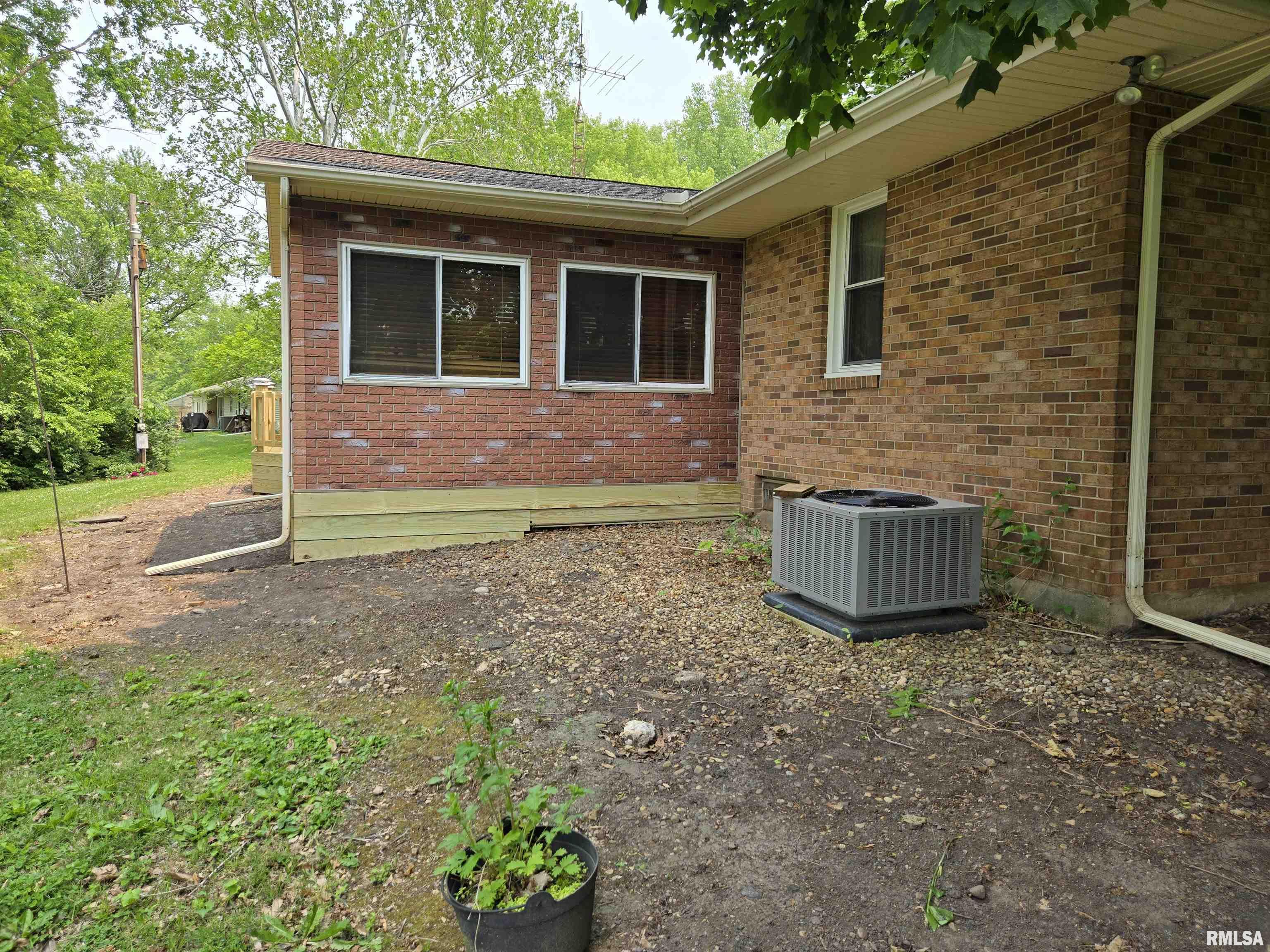 16324 E Cherokee Road, Cuba, Illinois image 35