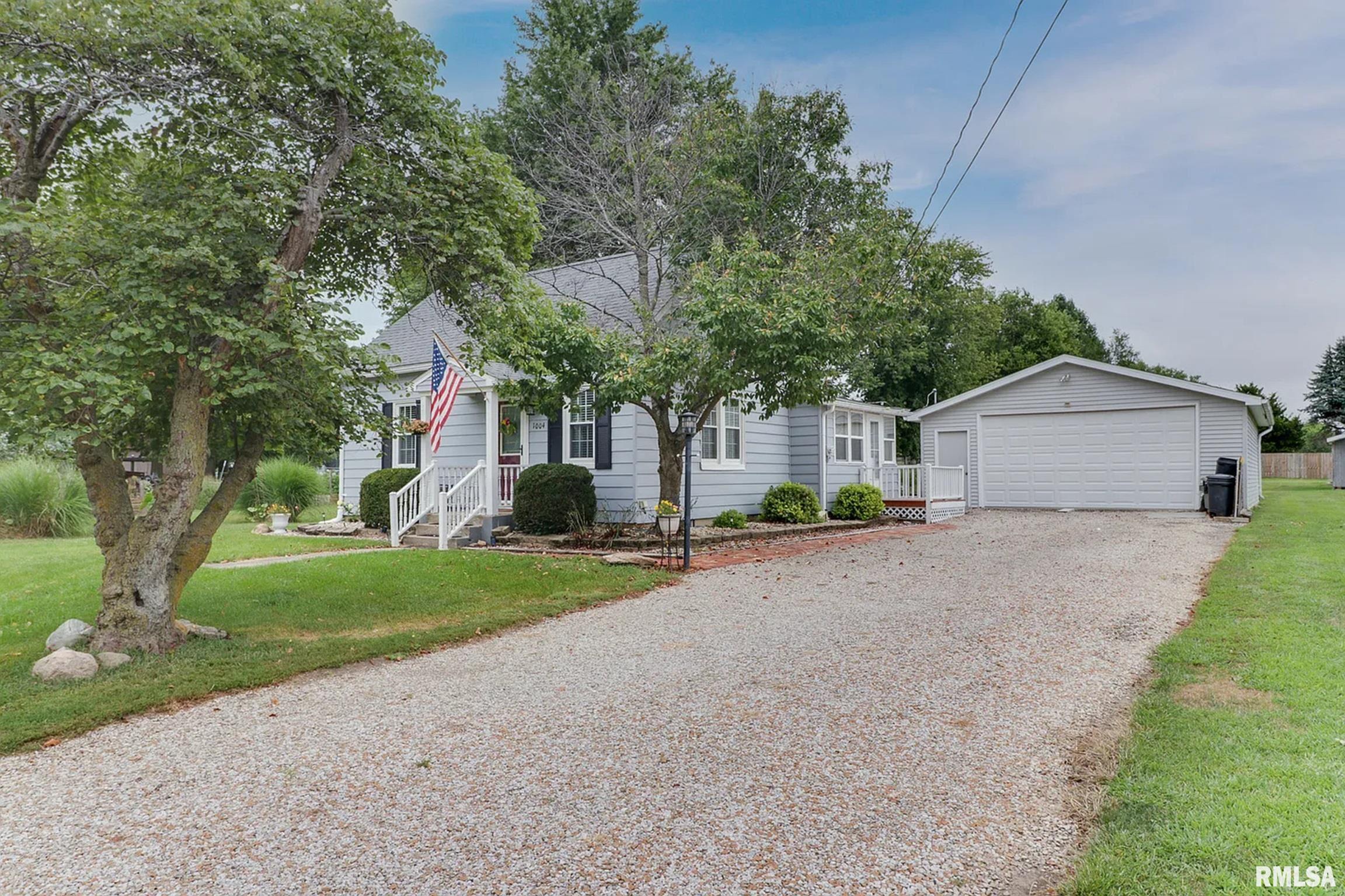 1004 S Elm Street, Delavan, Illinois image 1