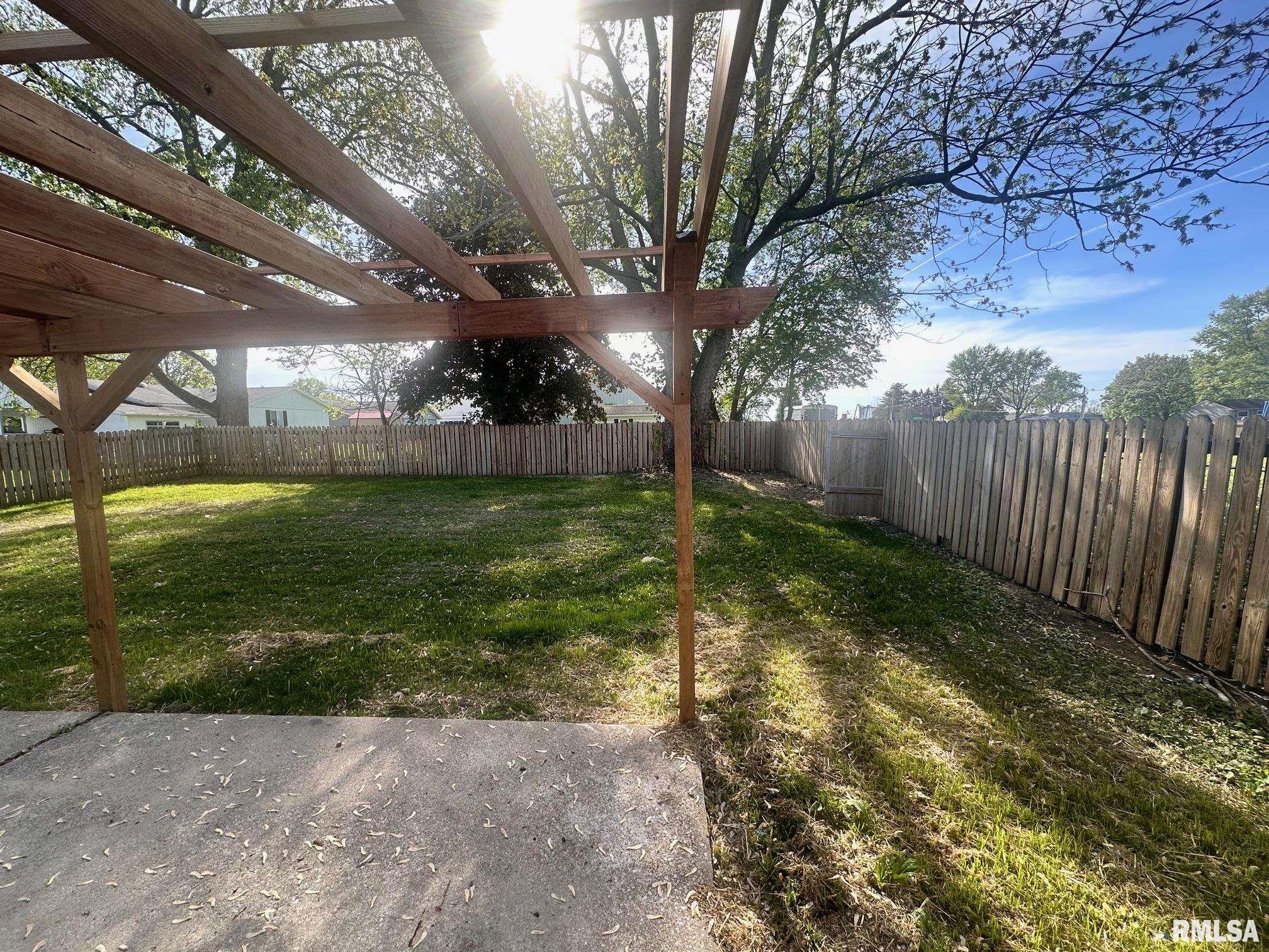 29 Greenbriar Drive, Jacksonville, Illinois image 28