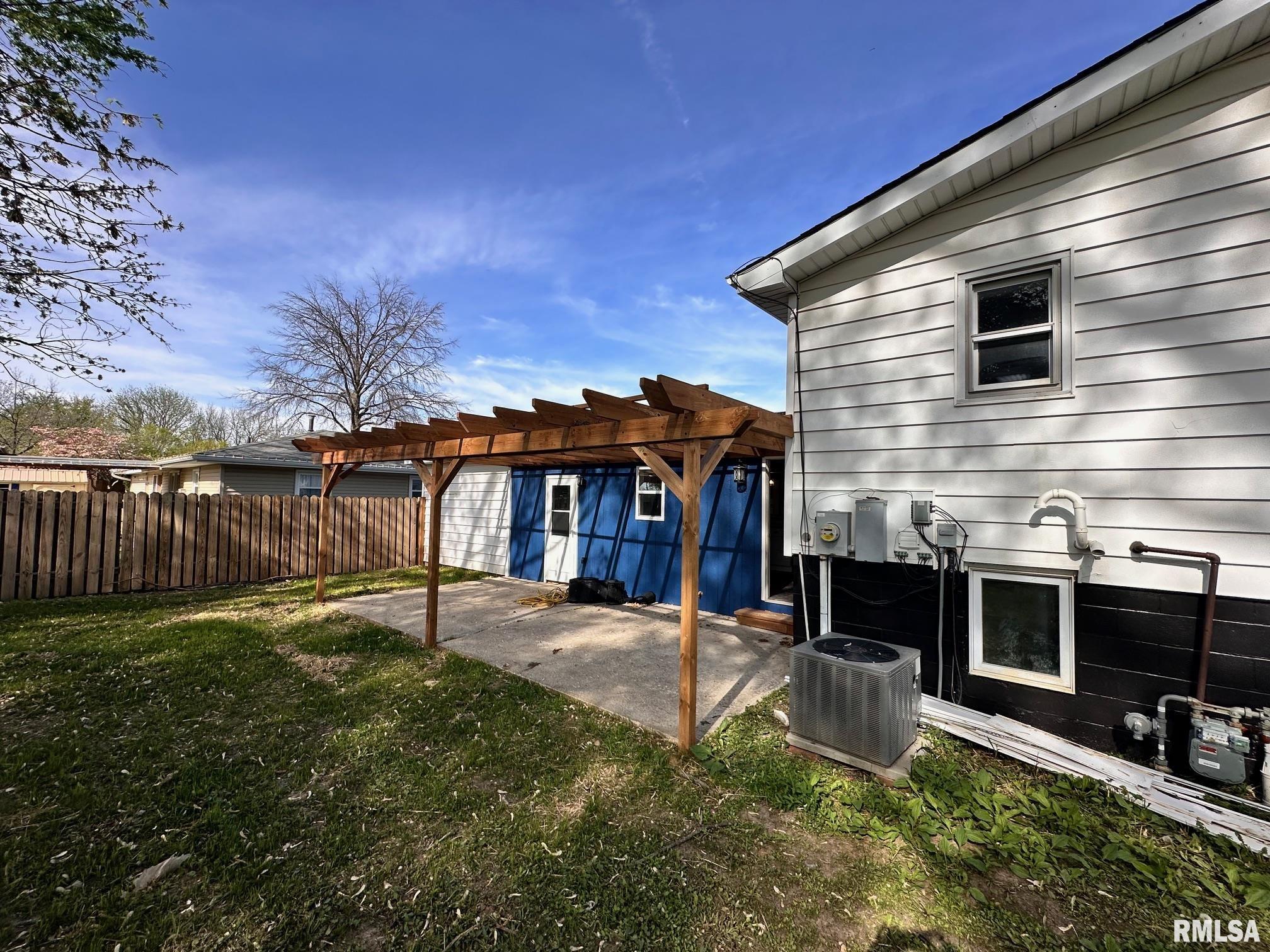 29 Greenbriar Drive, Jacksonville, Illinois image 27