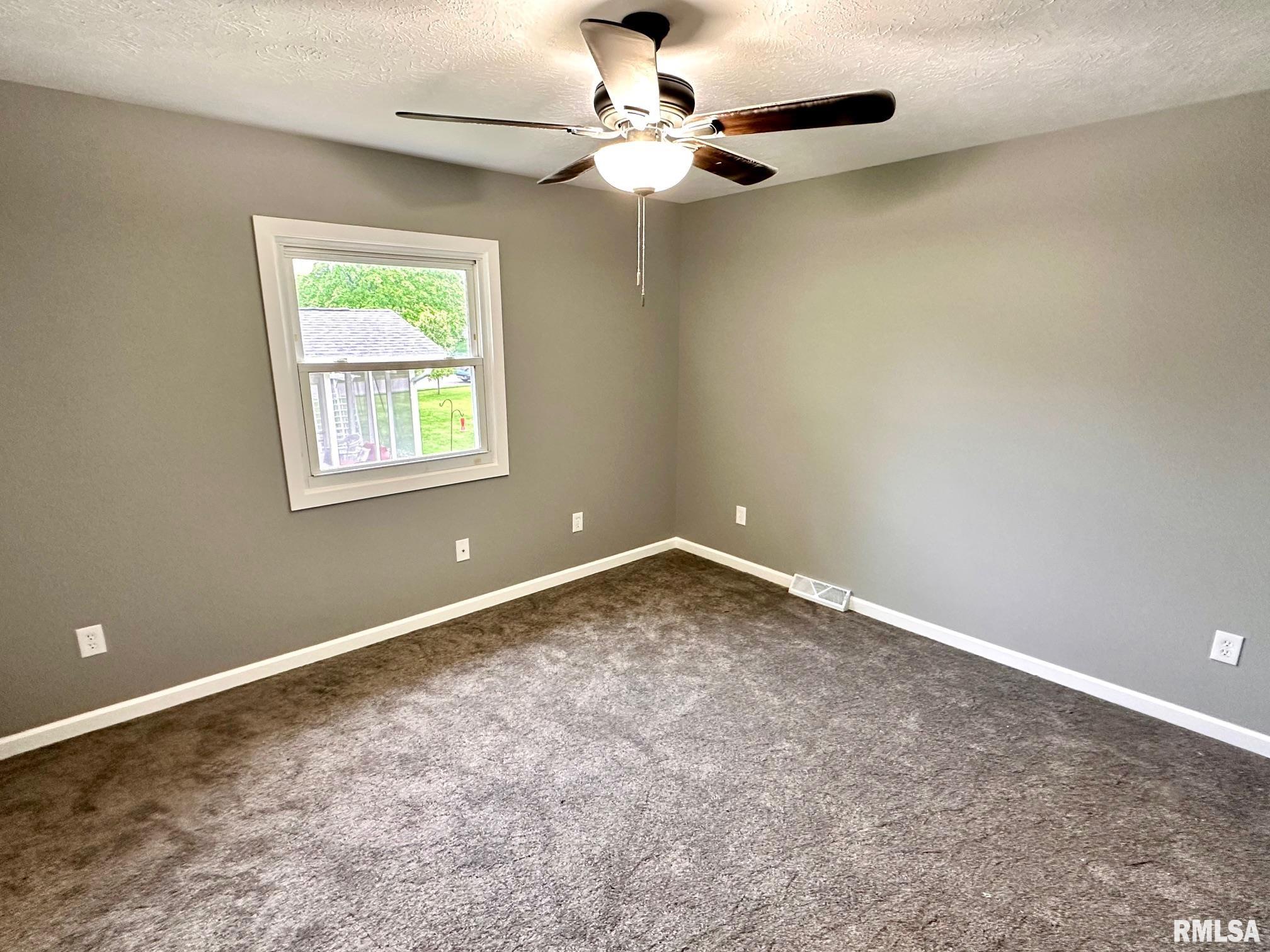 29 Greenbriar Drive, Jacksonville, Illinois image 11