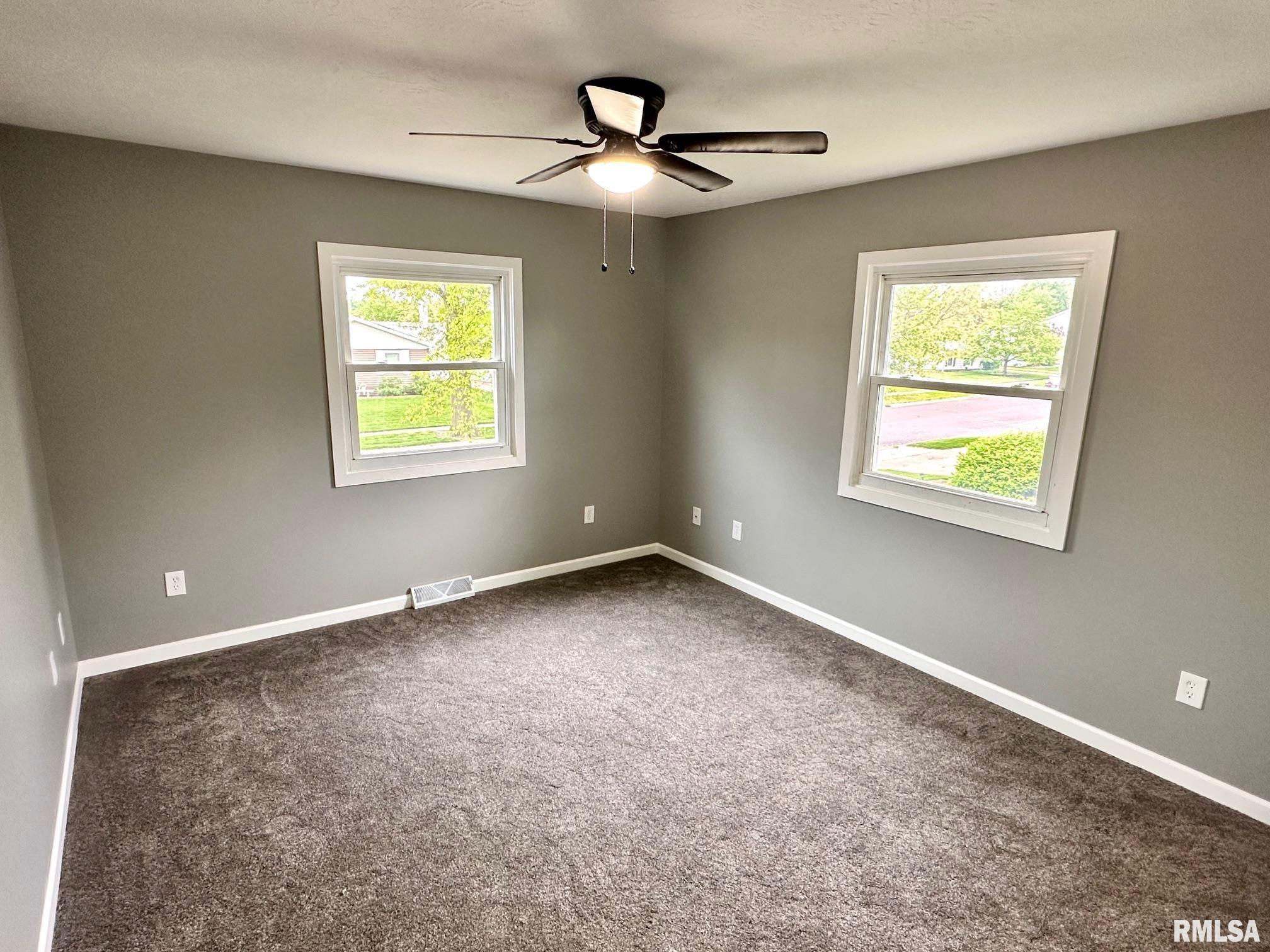 29 Greenbriar Drive, Jacksonville, Illinois image 13