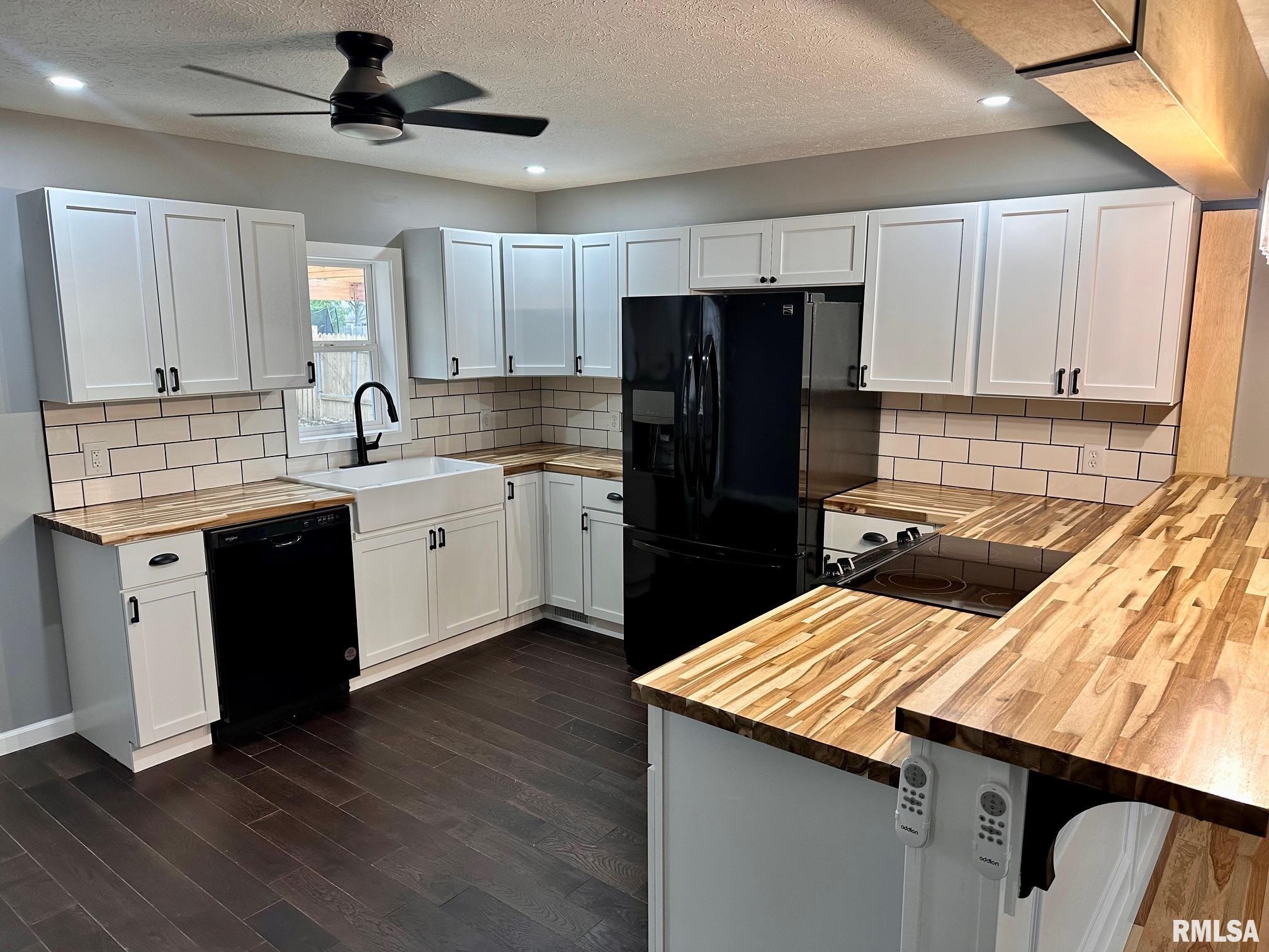 29 Greenbriar Drive, Jacksonville, Illinois image 2