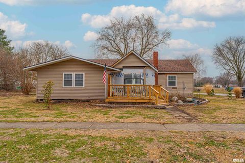 Homes For Sale - 603 E Elm Street<br/> Mason County, Mason City, IL 62664