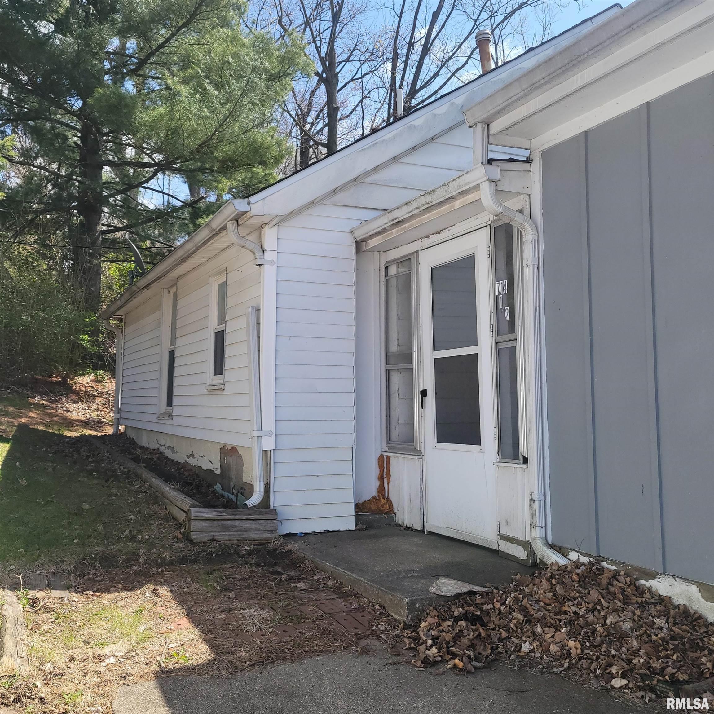 714 Monge Avenue, Pekin, Illinois image 26