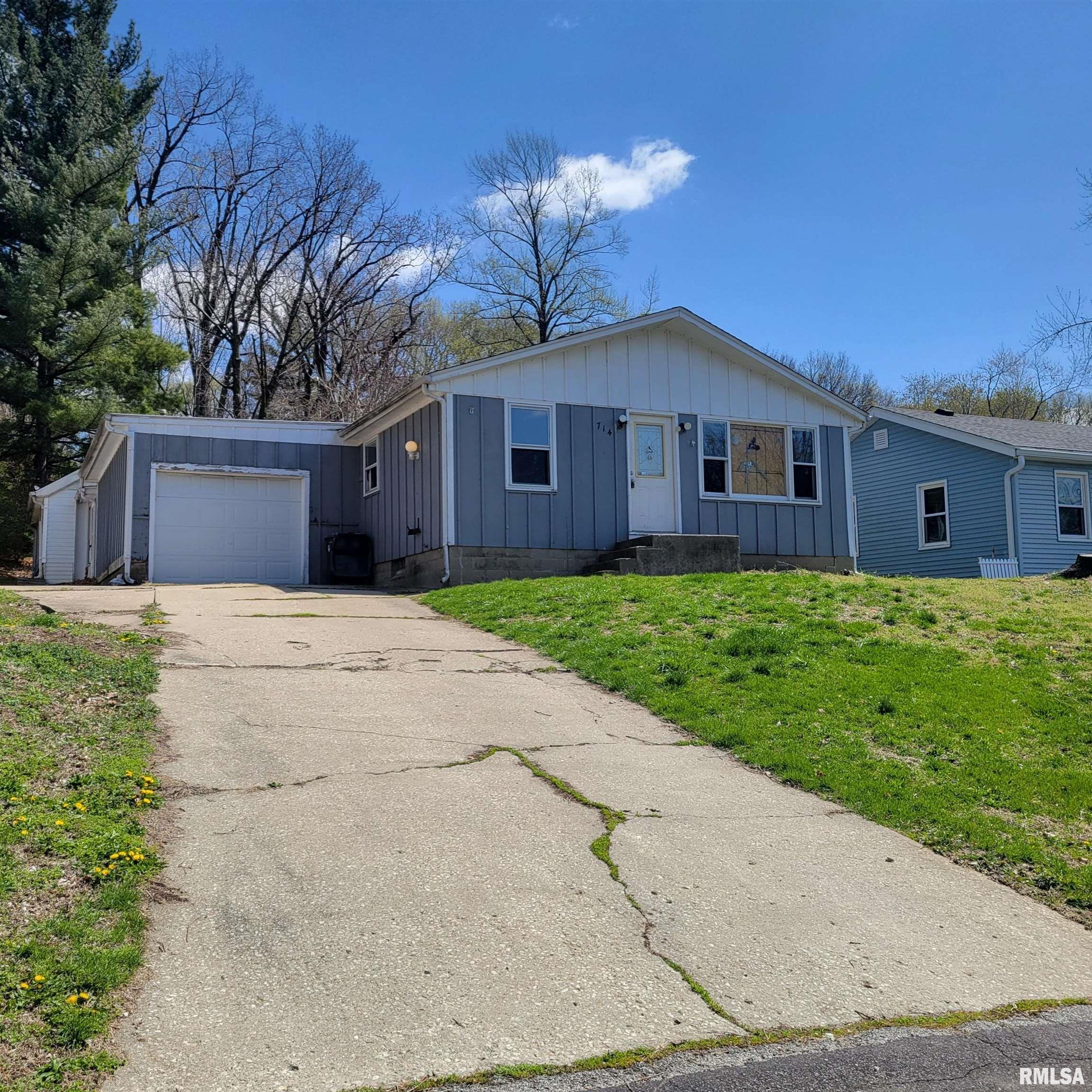 714 Monge Avenue, Pekin, Illinois image 1