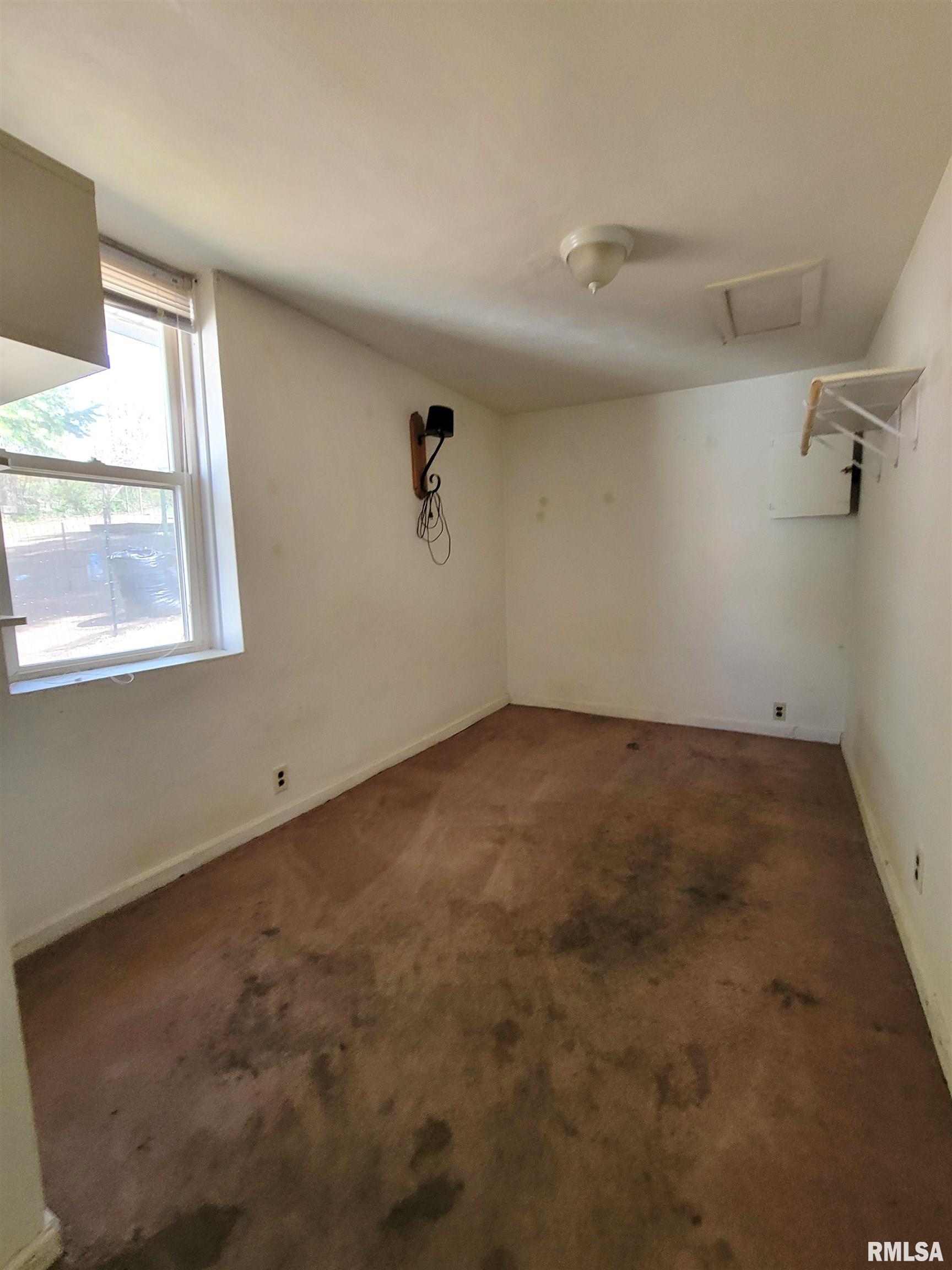 714 Monge Avenue, Pekin, Illinois image 31