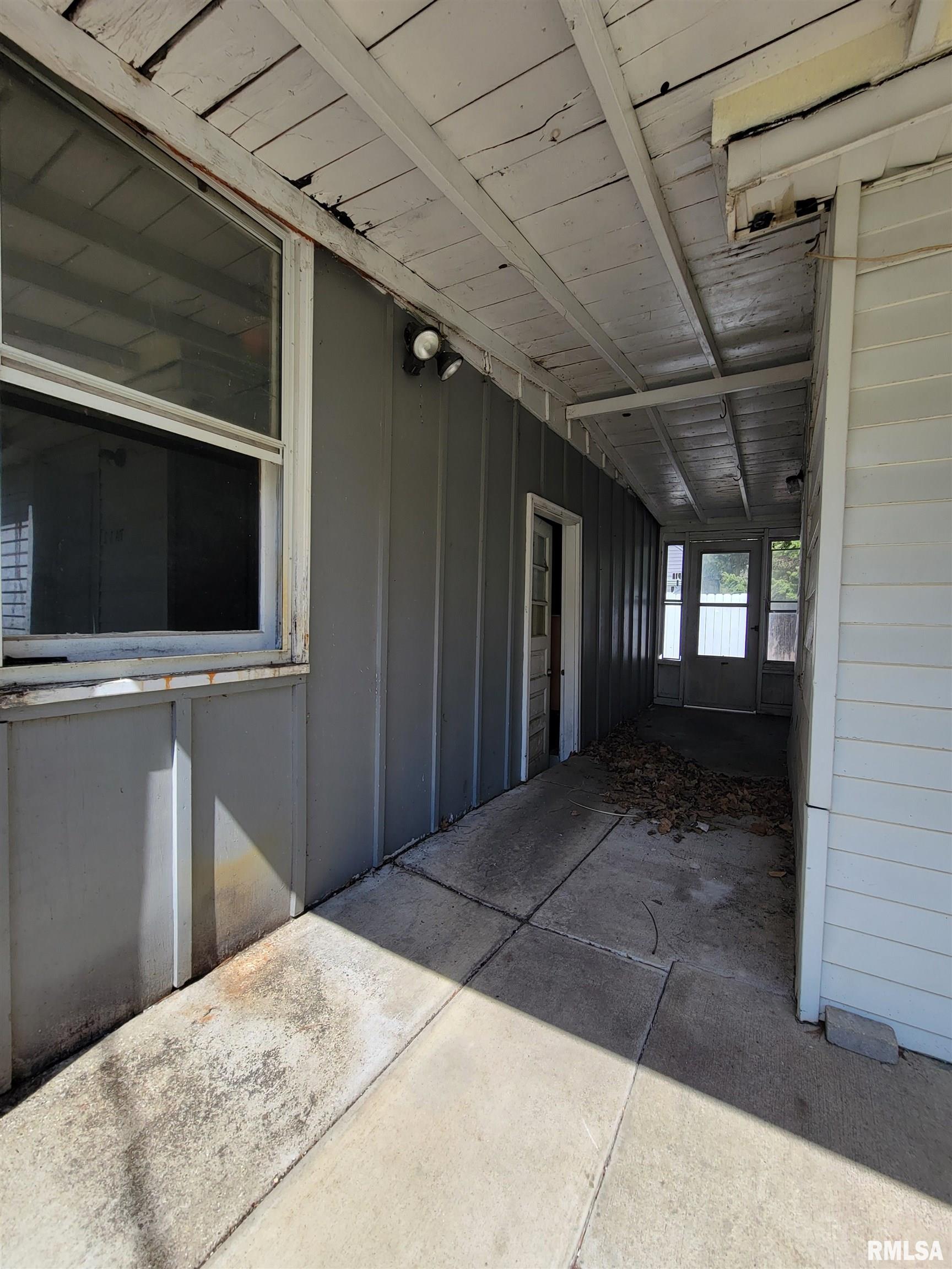 714 Monge Avenue, Pekin, Illinois image 23
