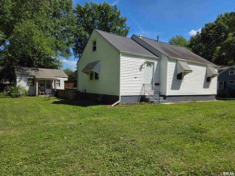 Homes For Sale - 3324 S 2nd Street<br/> Springfield, IL 62703