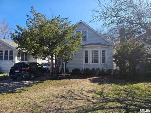 Homes For Sale - 1324 N Underhill Street<br/> Peoria, IL 61606