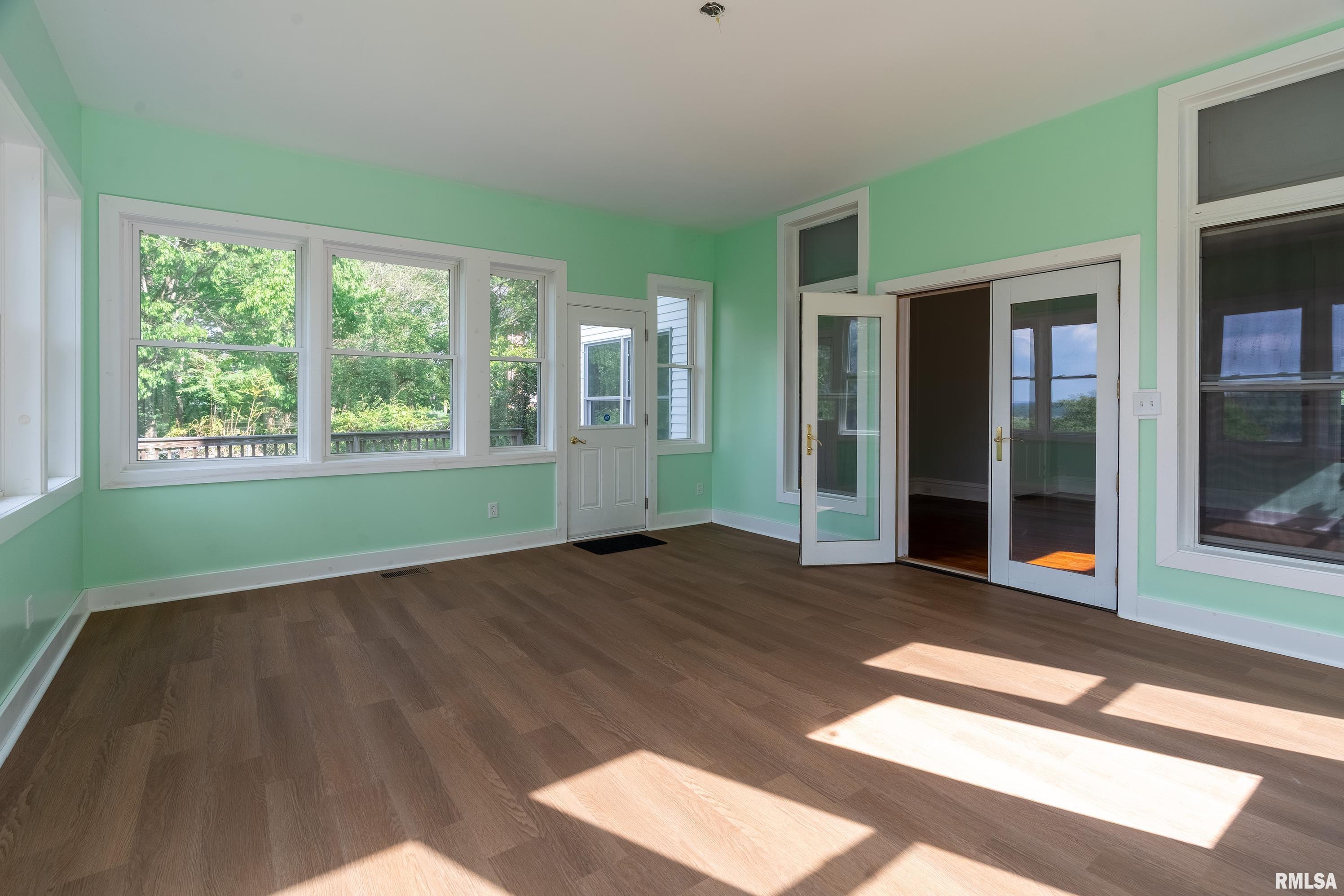 213 E Chatham Street, Golconda, Illinois image 19