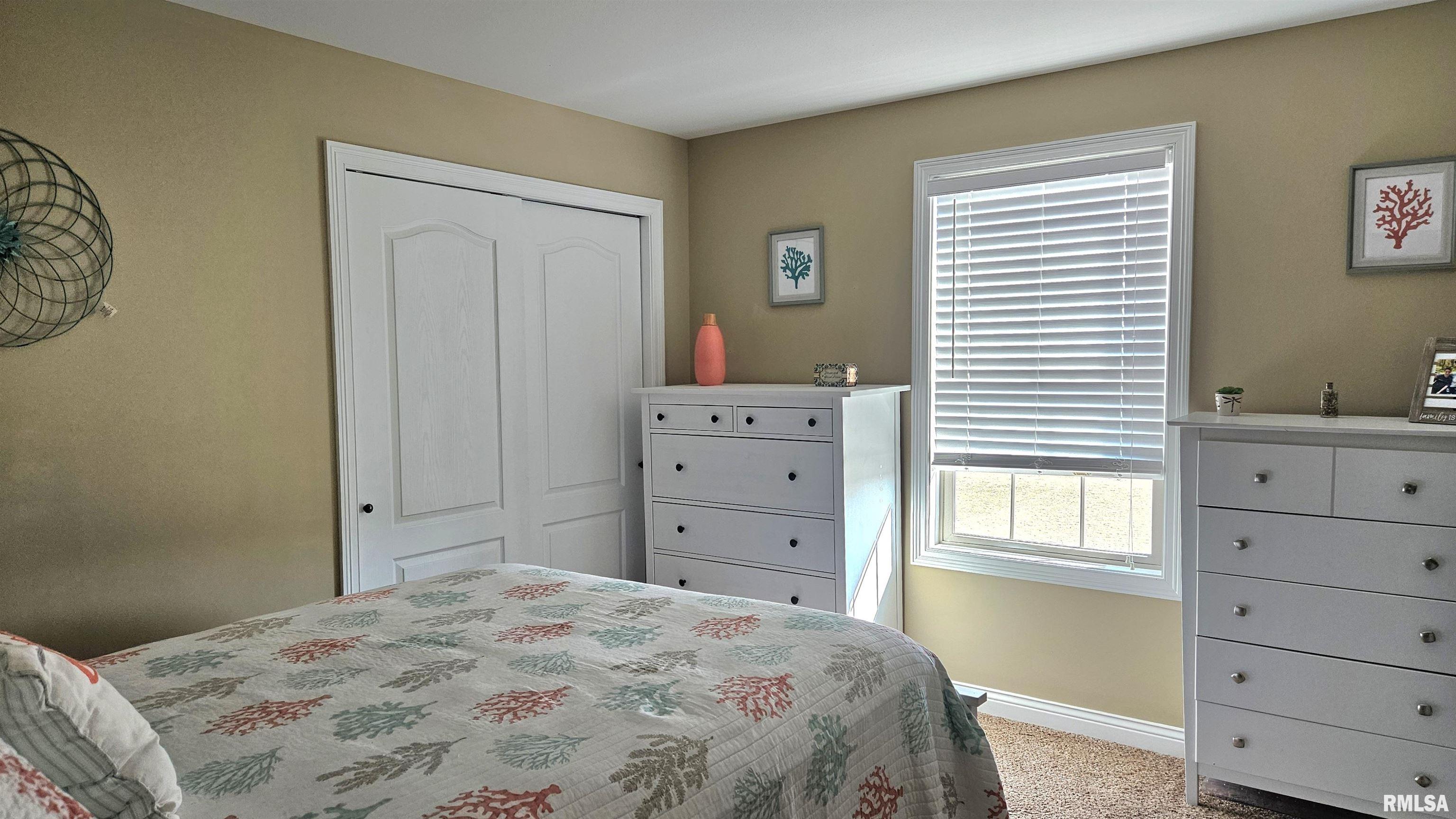 122 E Cypress Road, Canton, Illinois image 27