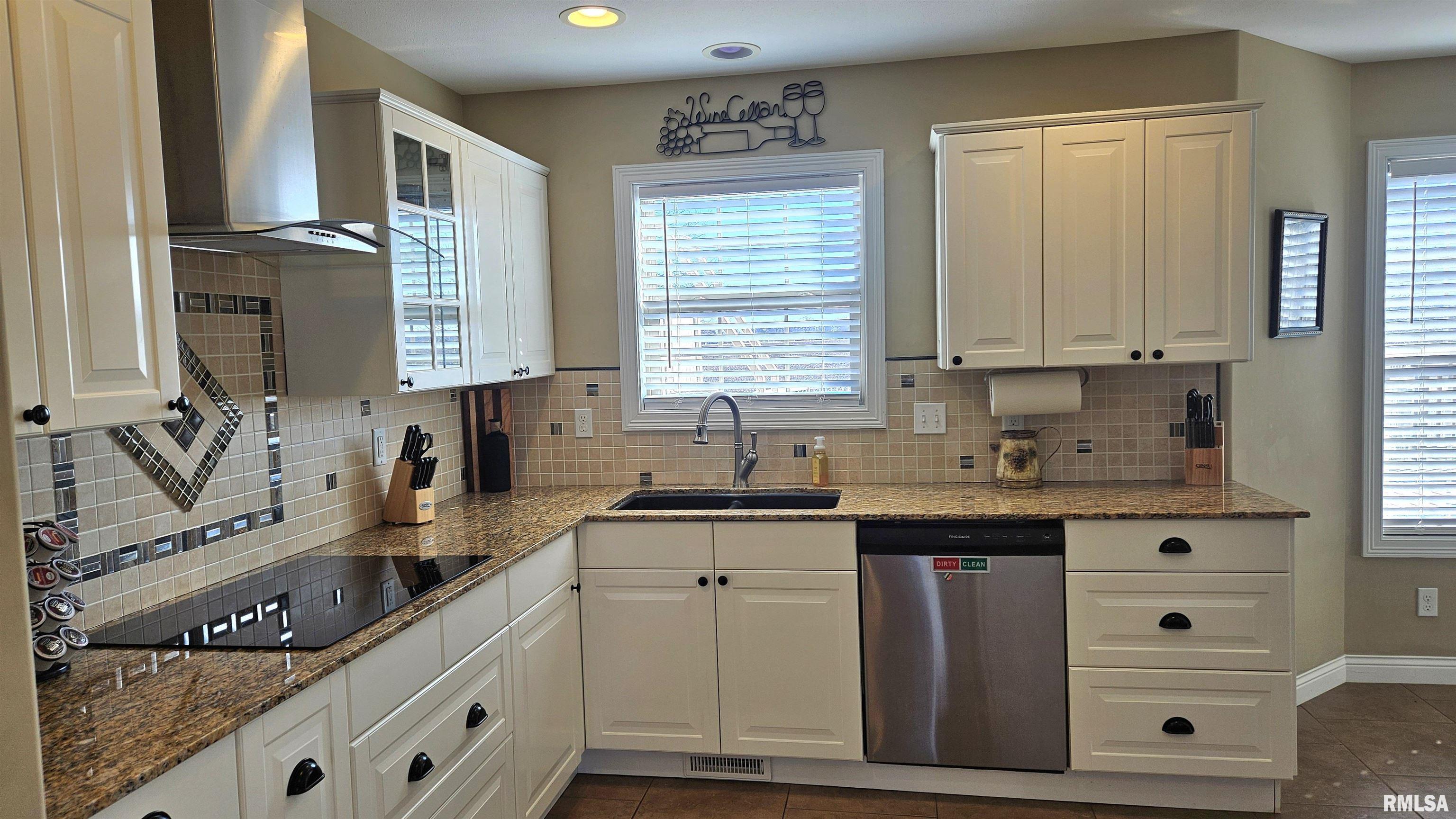 122 E Cypress Road, Canton, Illinois image 16