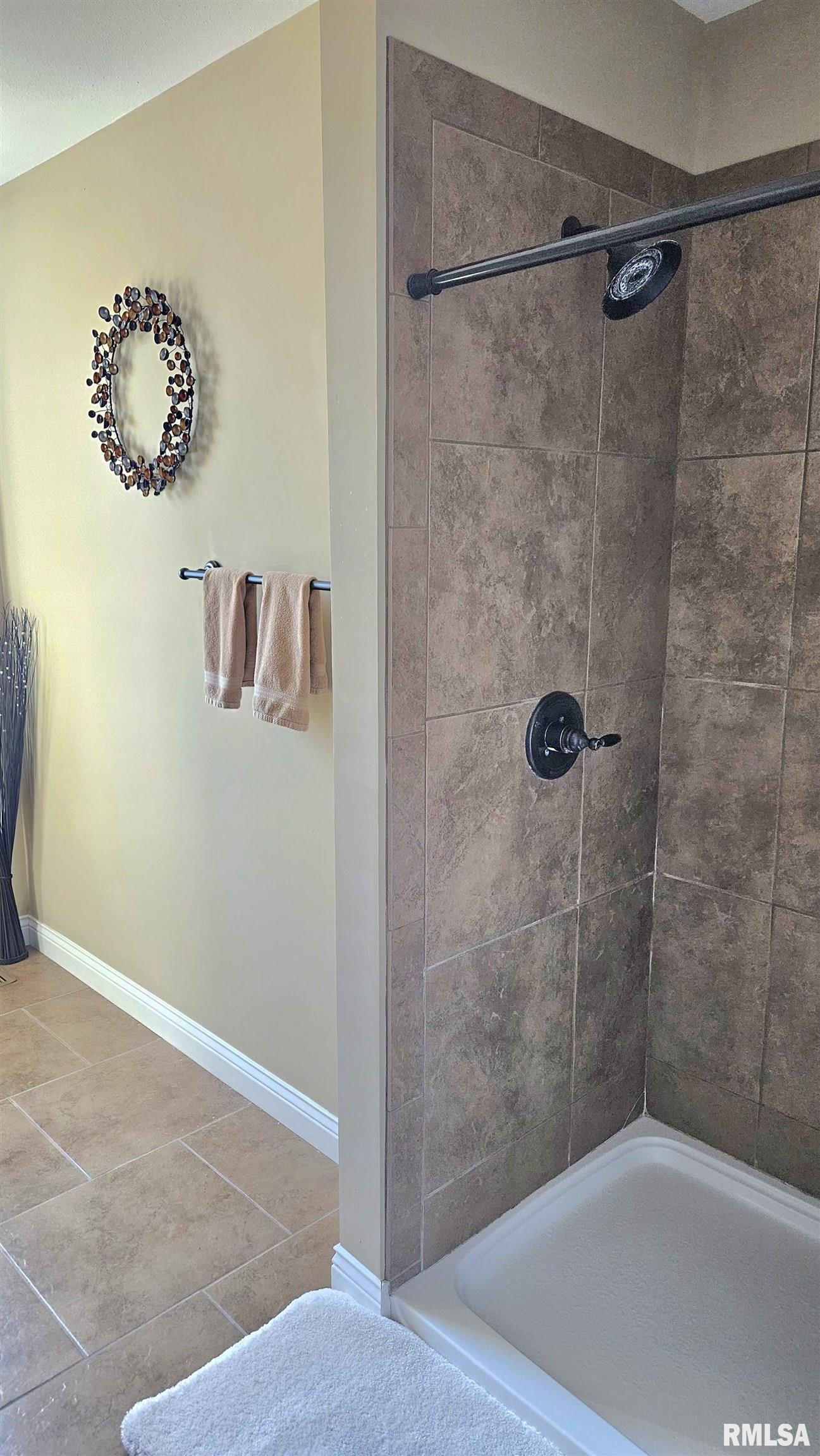 122 E Cypress Road, Canton, Illinois image 26