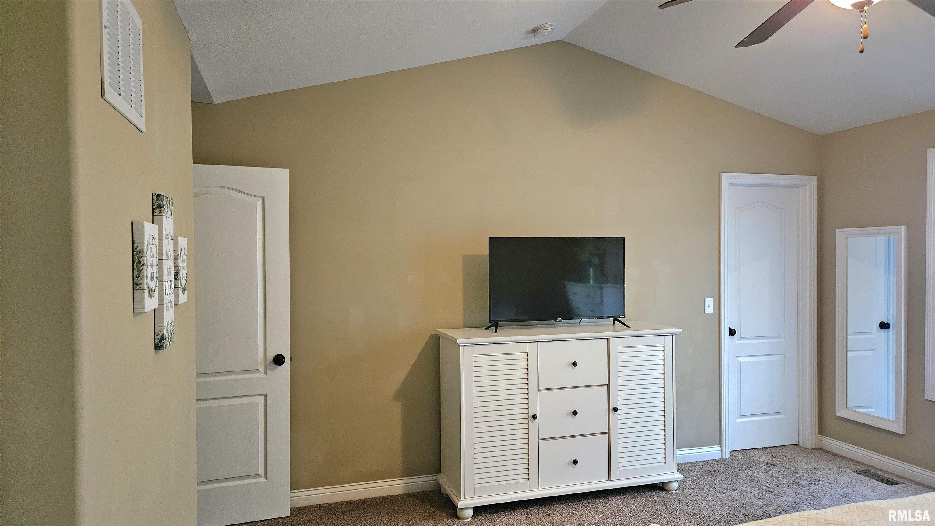 122 E Cypress Road, Canton, Illinois image 22