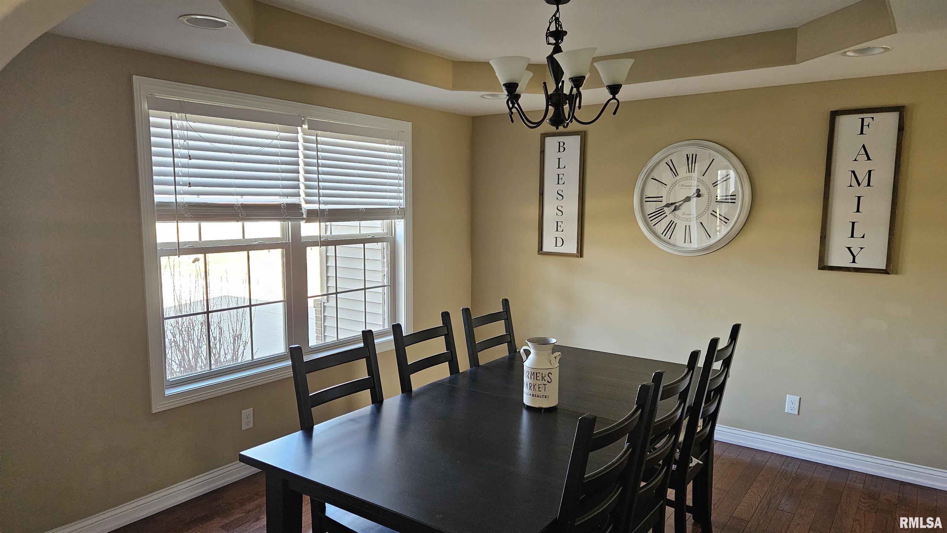 122 E Cypress Road, Canton, Illinois image 4
