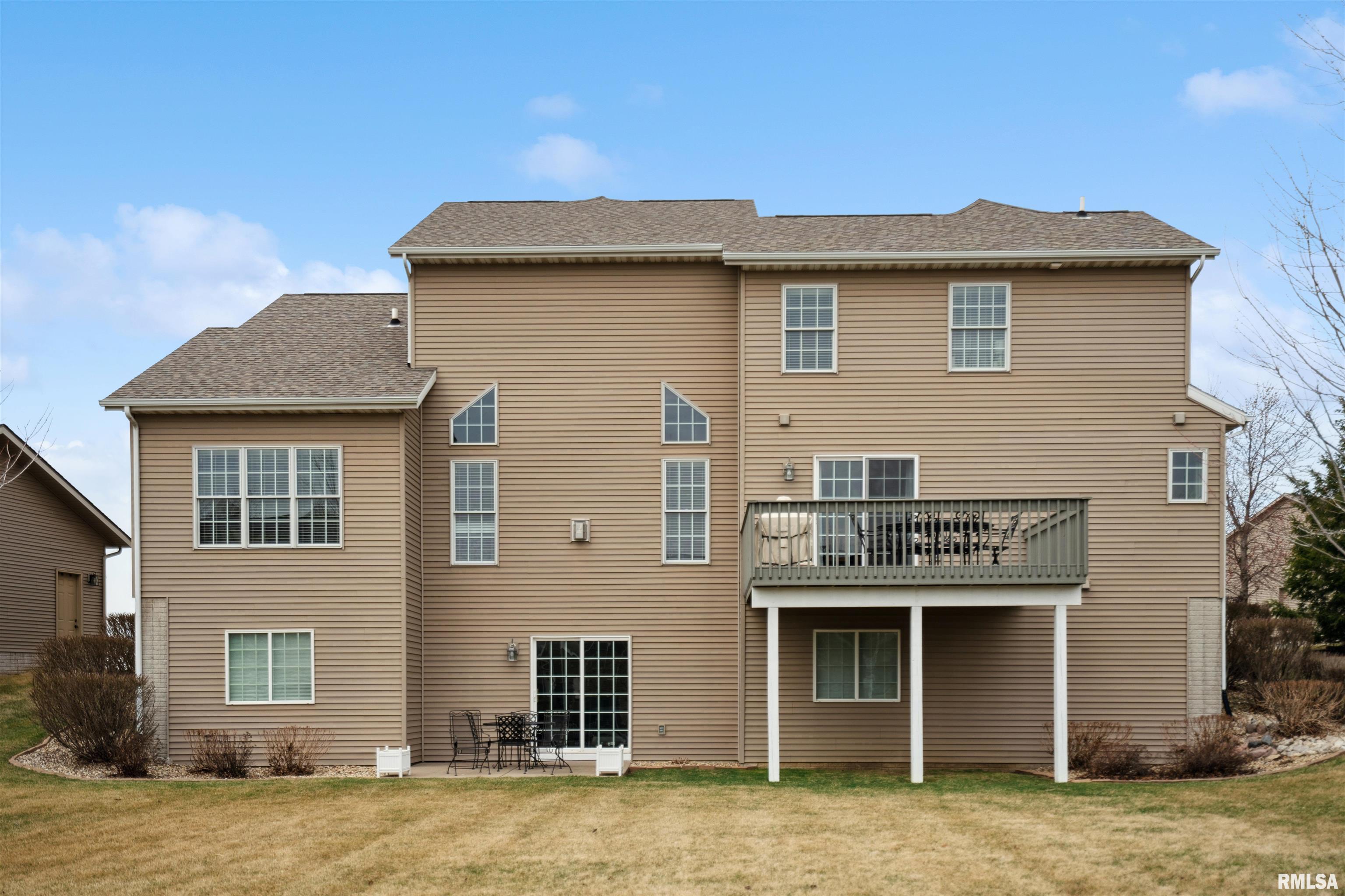 6631 Summerfield Drive, Bettendorf, Iowa image 40