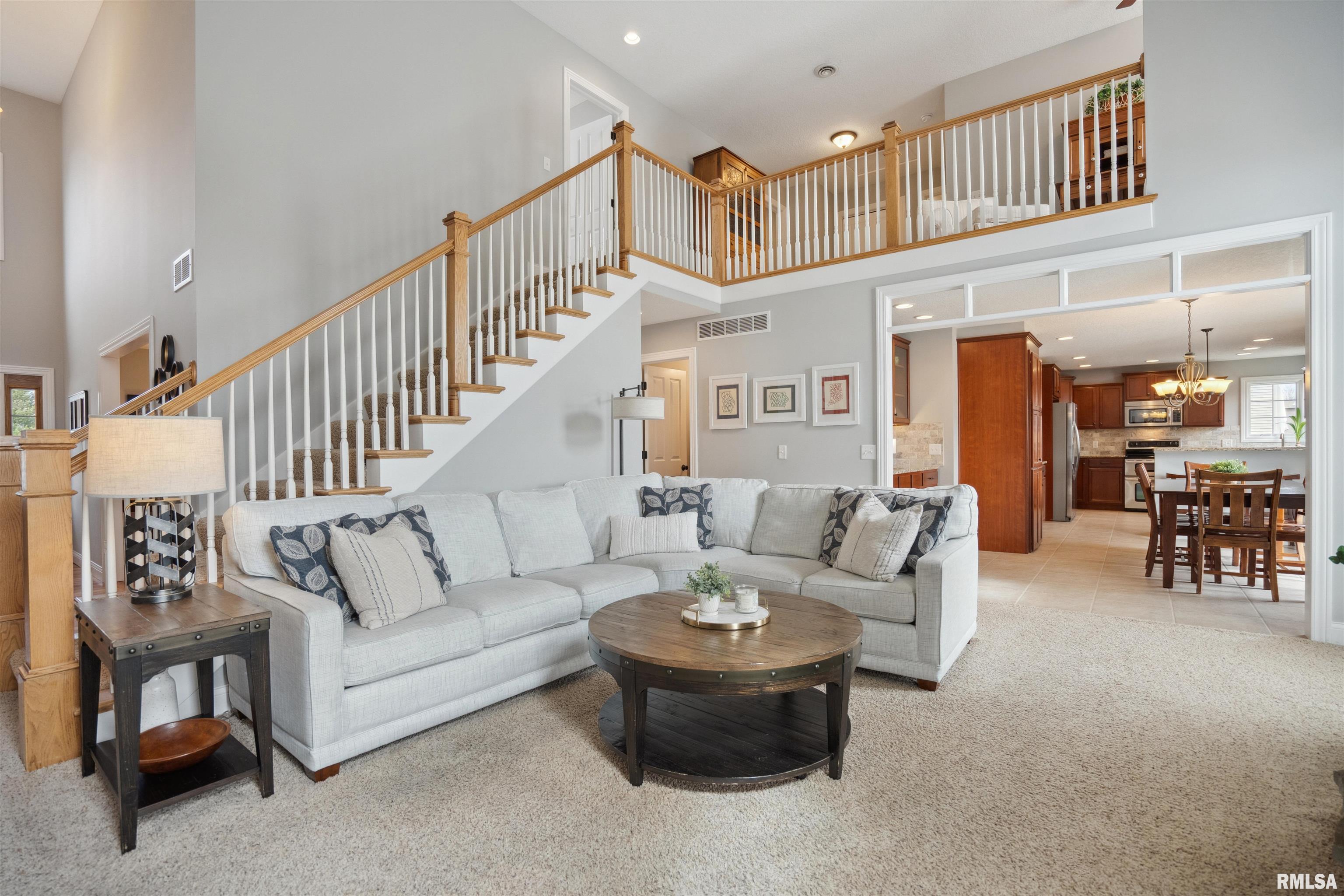 6631 Summerfield Drive, Bettendorf, Iowa image 6