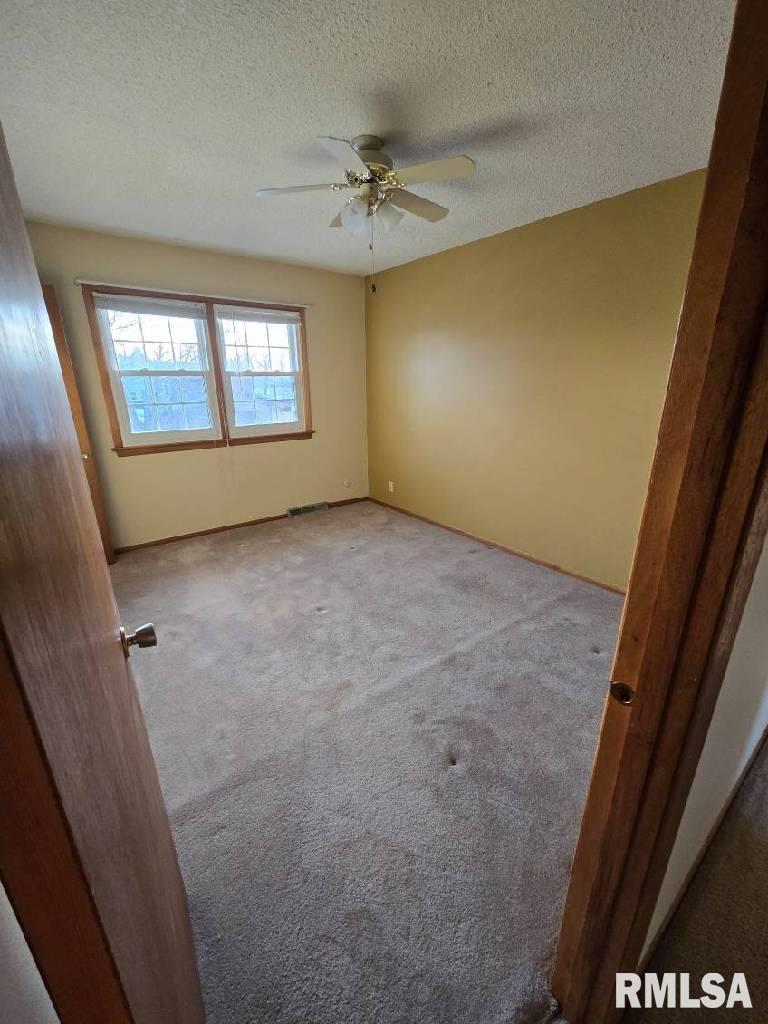 3122 Eclipse Street, Clinton, Iowa image 17