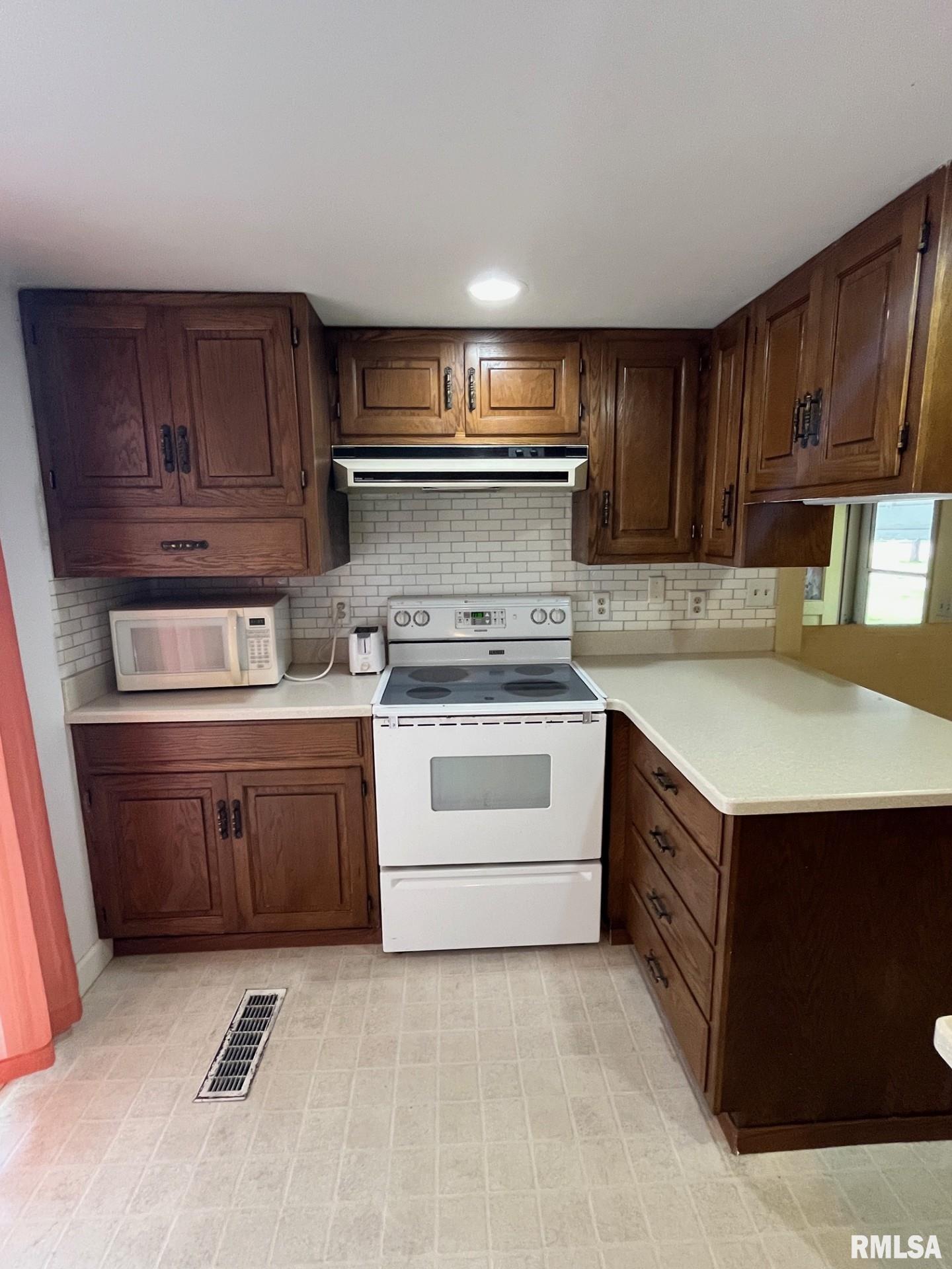 246 Willard Street, Kewanee, Illinois image 12