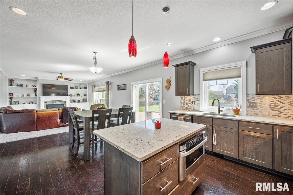 2710 W Quartz Street, Dunlap, Illinois image 16