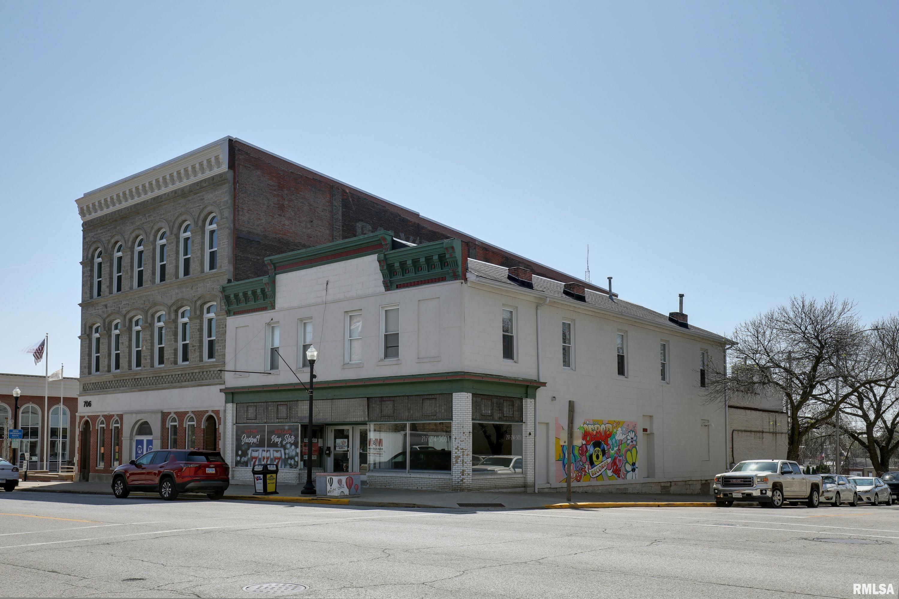 Photo 1 of 28 — 700 Maine Street, Quincy, IL 62301