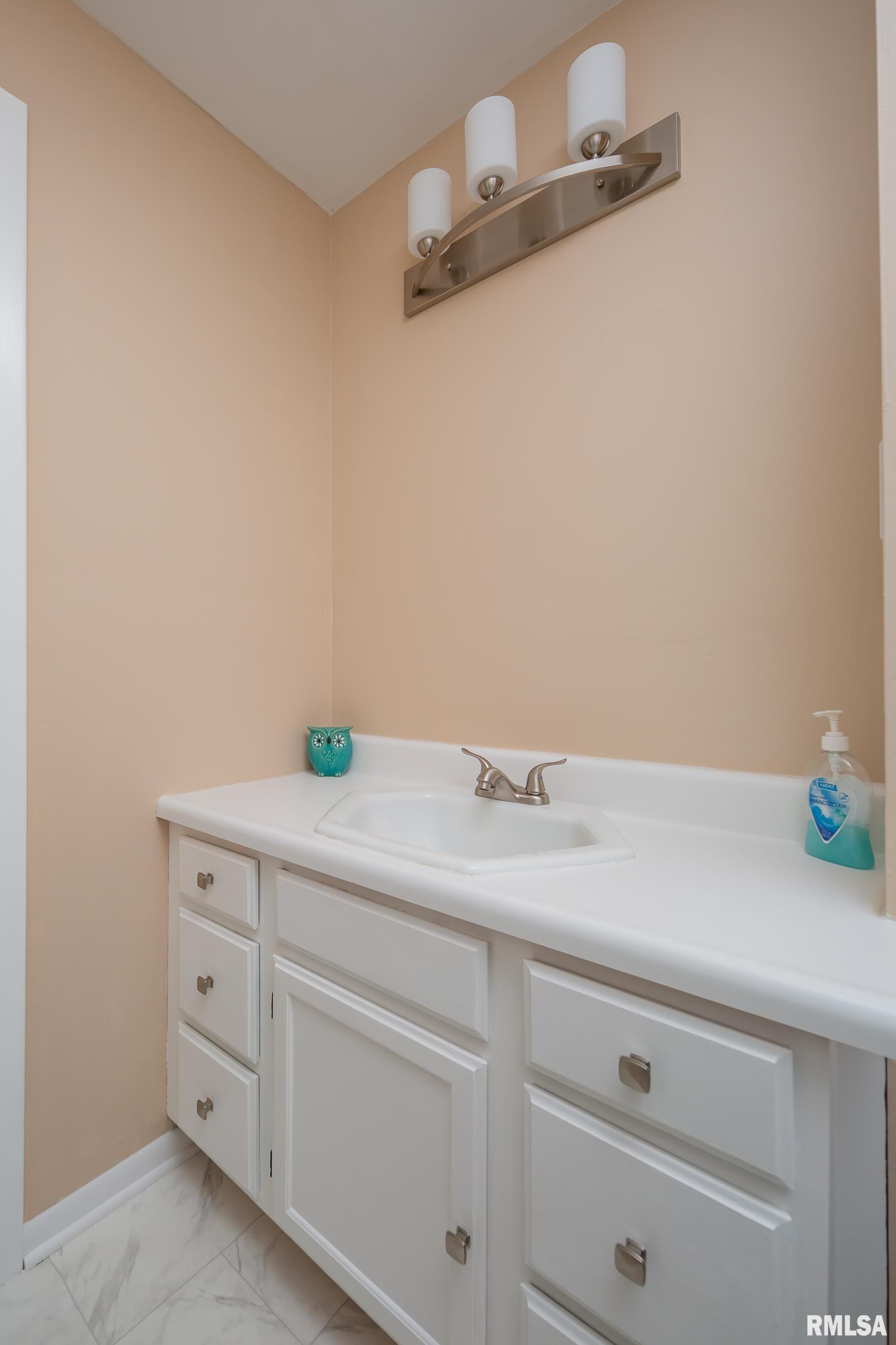 2828 Jersey Ridge Road, Davenport, Iowa image 27
