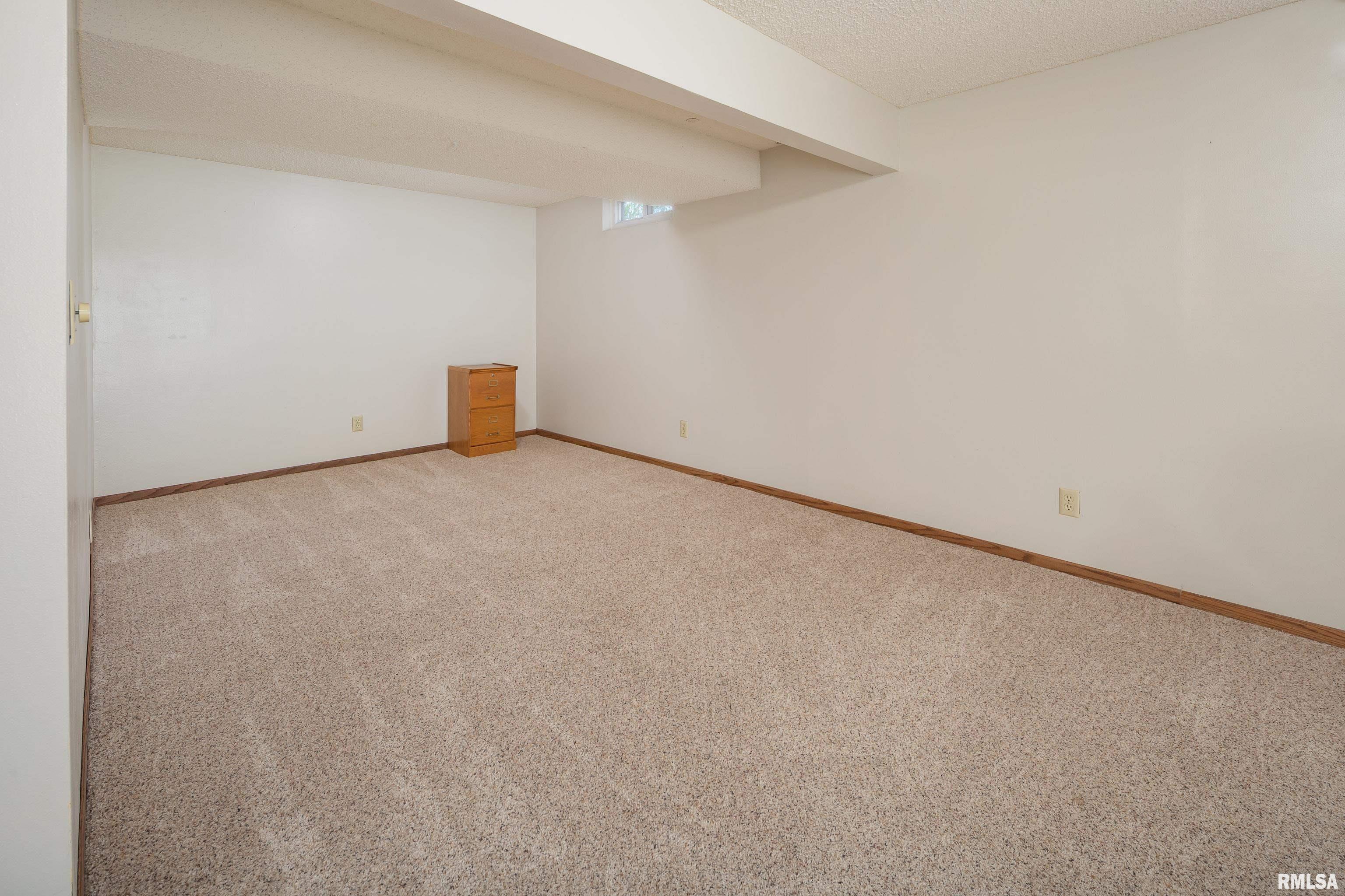 2828 Jersey Ridge Road, Davenport, Iowa image 22