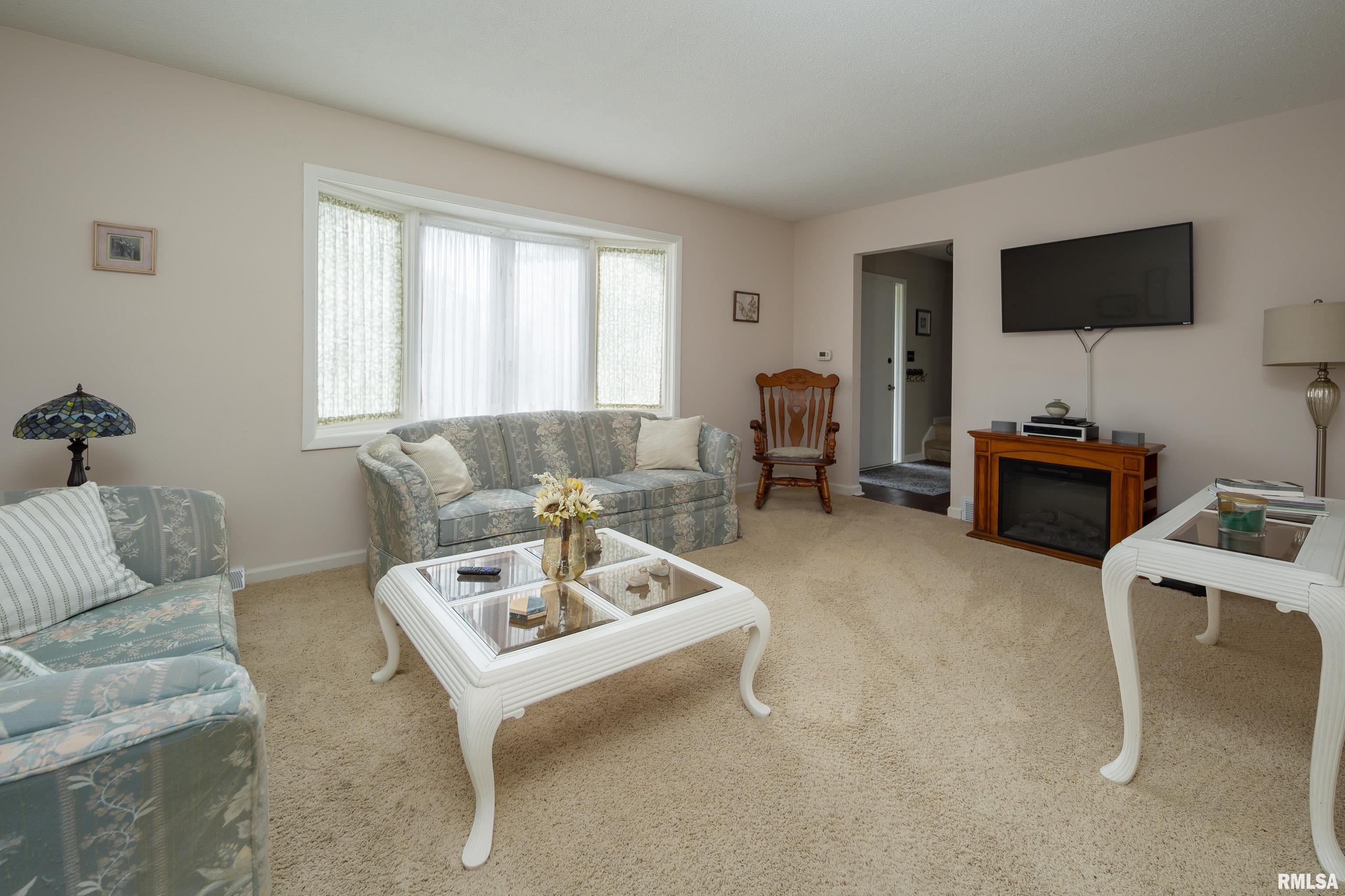 2828 Jersey Ridge Road, Davenport, Iowa image 9