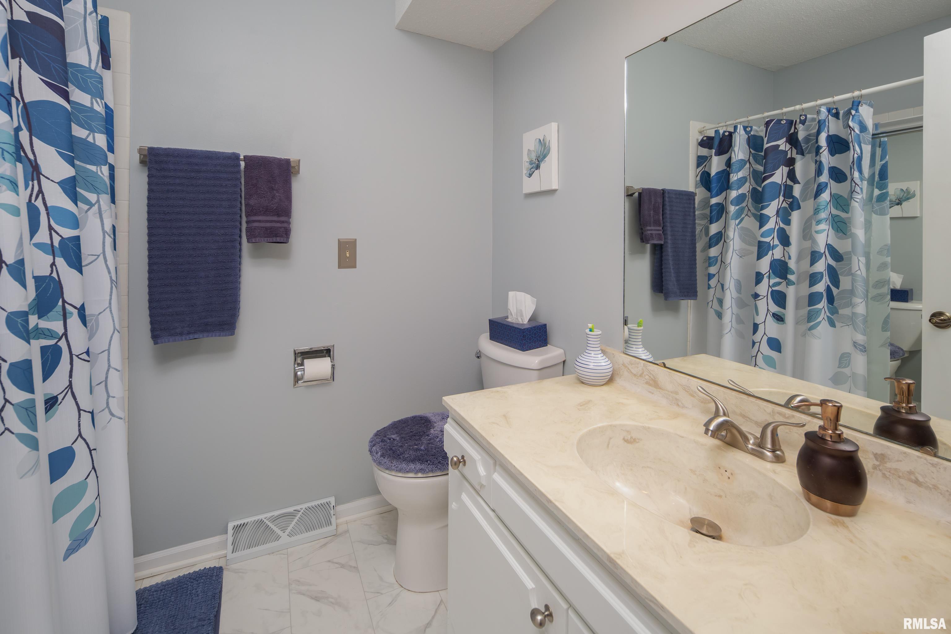 2828 Jersey Ridge Road, Davenport, Iowa image 28