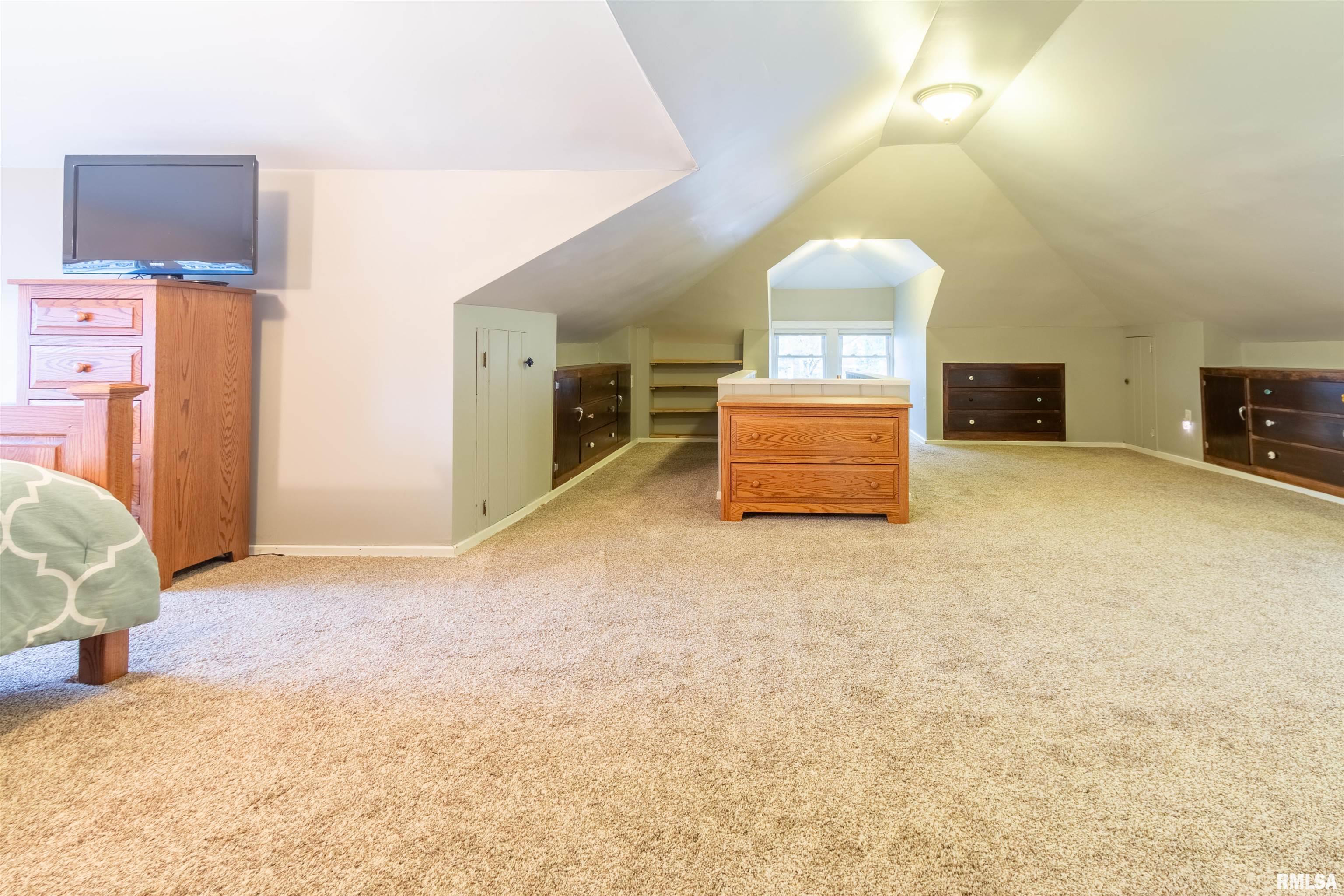 2671 Main Street, Davenport, Iowa image 16